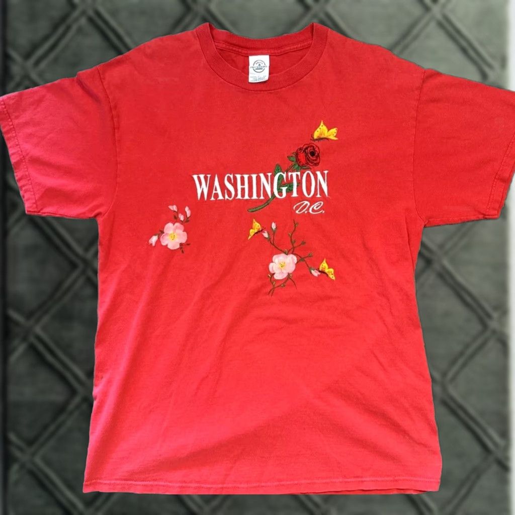 Delta VINTAGE Washington DC Embroidered Cherry Blossom Flower Red T-Shirt Large Mens L Size US L / EU 52-54 / 3 - 1 Thumbnail
