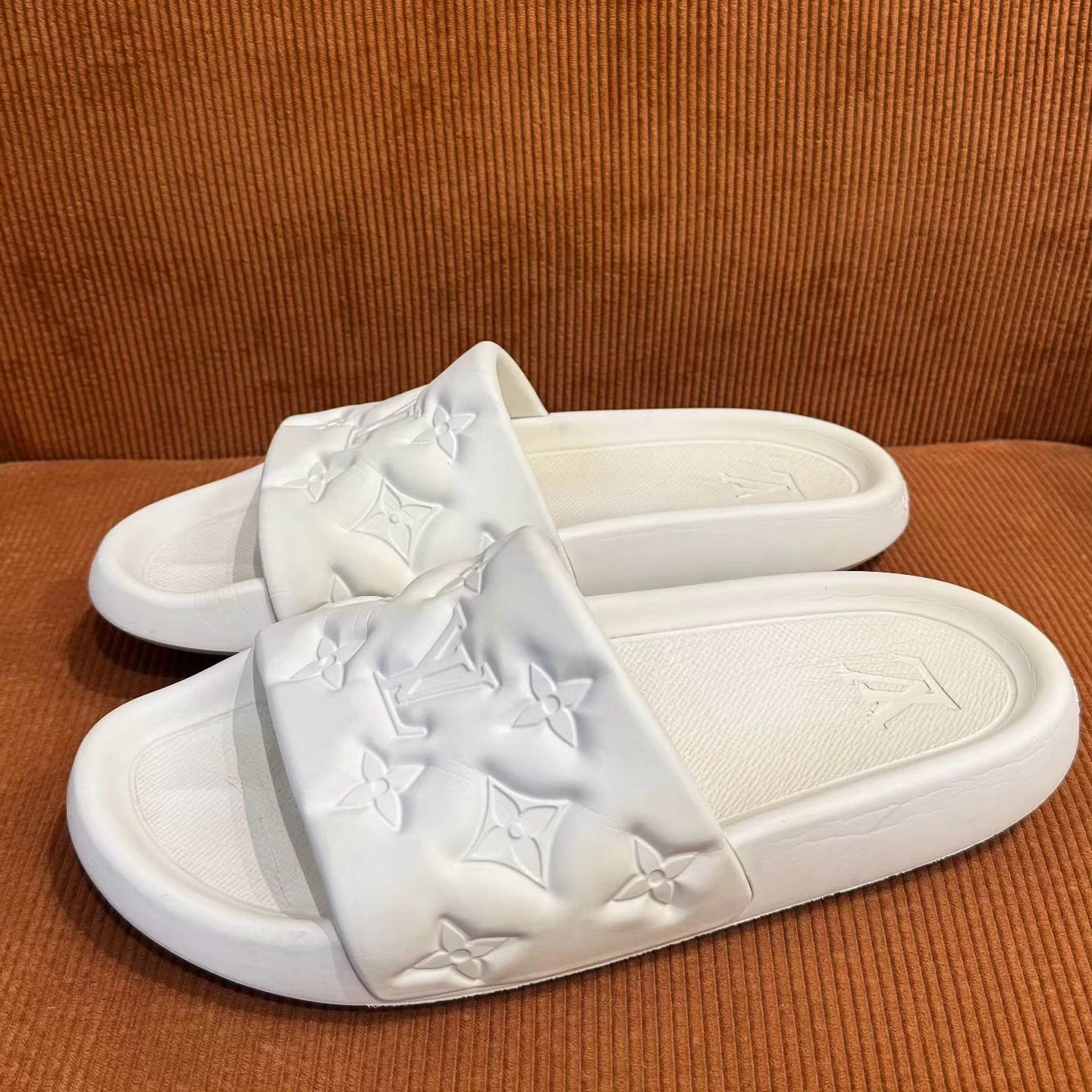 Louis Vuitton LV White Monogram Embossed Slippers UK9/EUR43 Good Condition Size US 10 / EU 43 - 1 Thumbnail