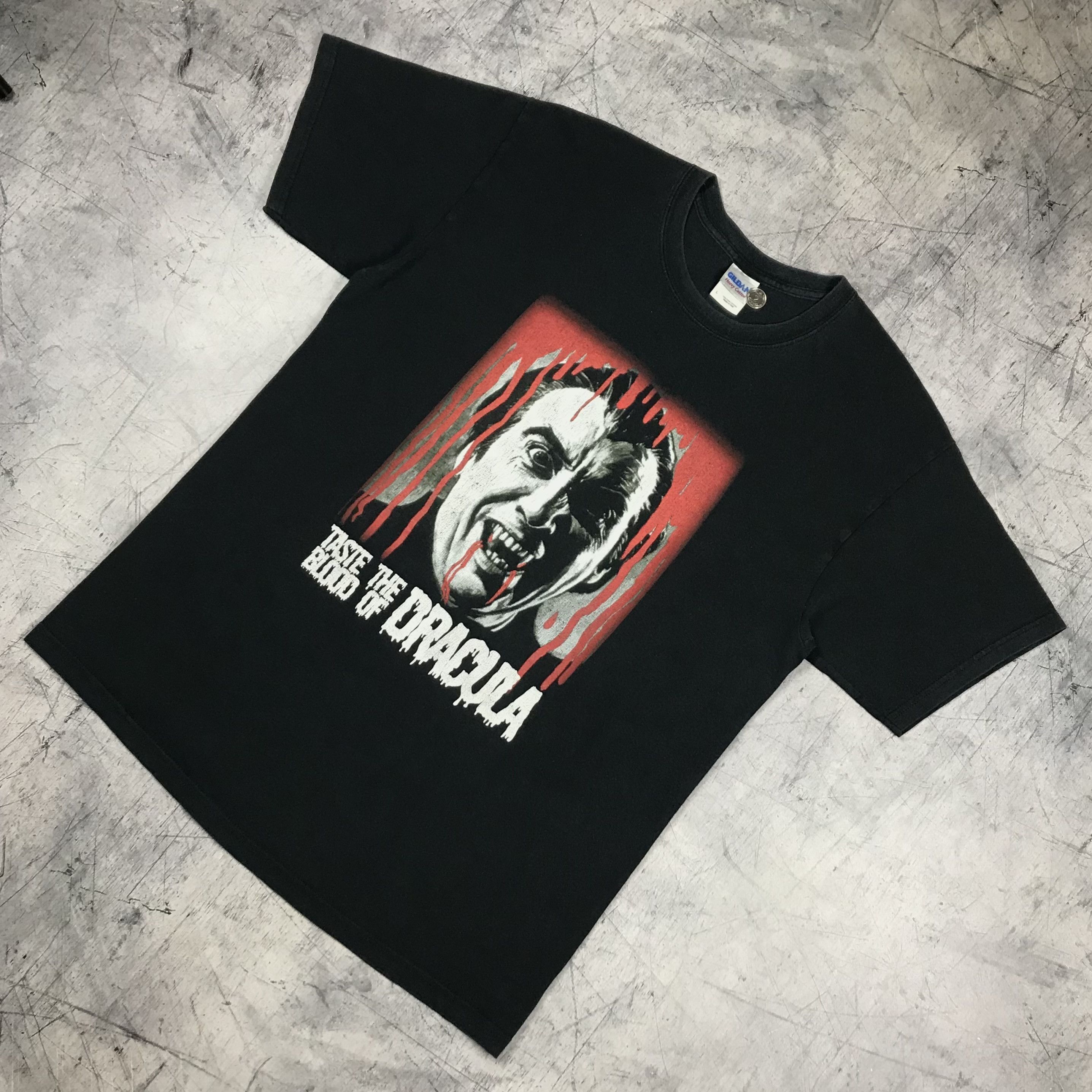 Expert Horror 2005 Taste The Blood of Dracula Hammer Vampire Tee Size US L / EU 52-54 / 3 - 2 Thumbnail