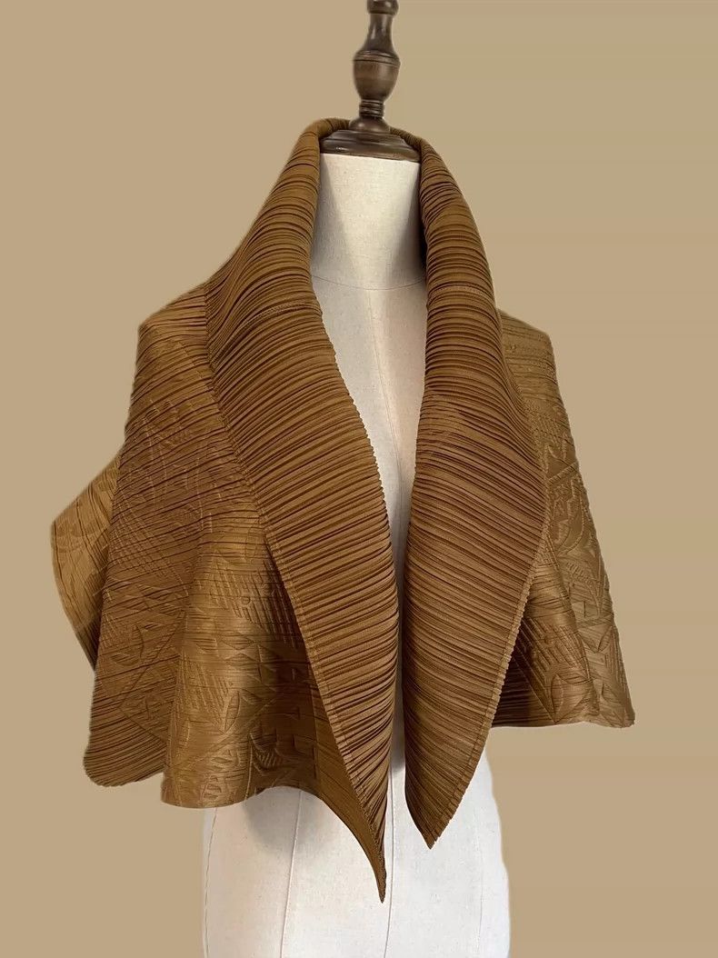 Issey Miyake Issey Miyake size:3 Brown pleated coat Size M / US 6-8 / IT 42-44 - 2 Thumbnail