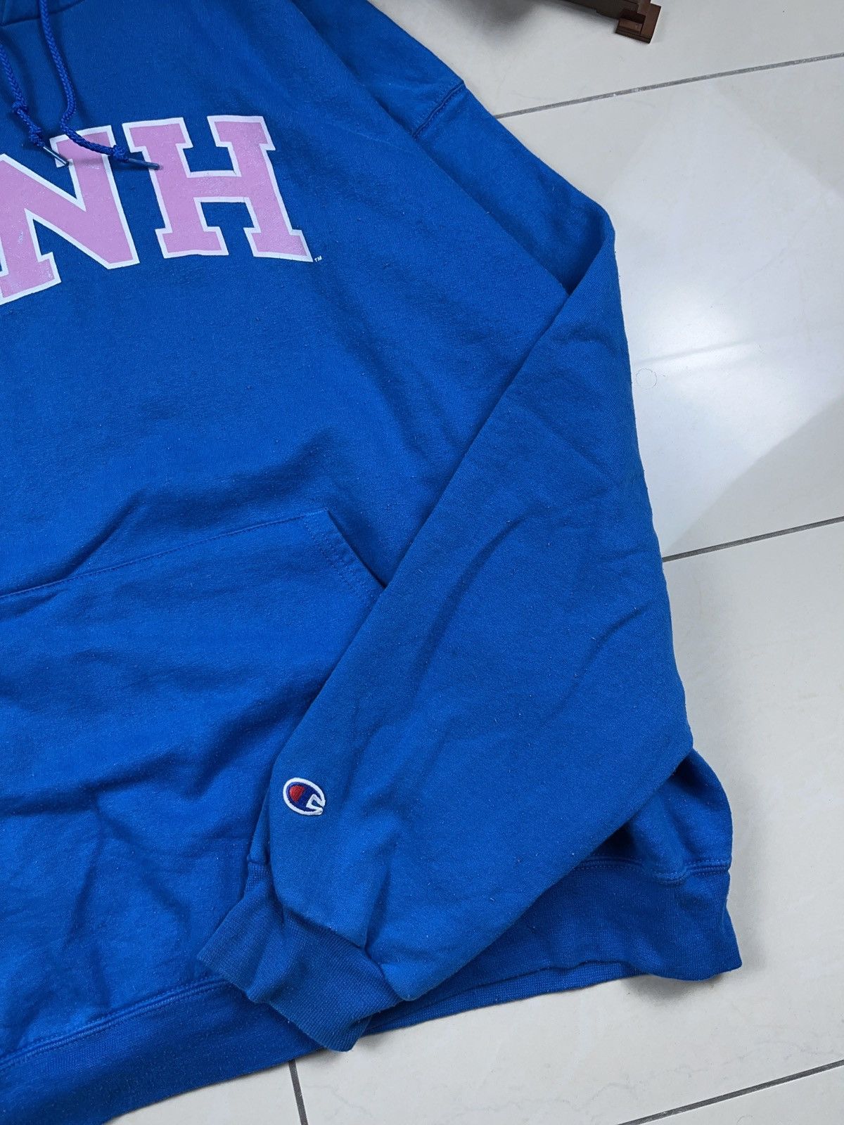 Vintage ➕ vintage UNH champion boxy college university hoodie y2k Size US XL / EU 56 / 4 - 6 Thumbnail