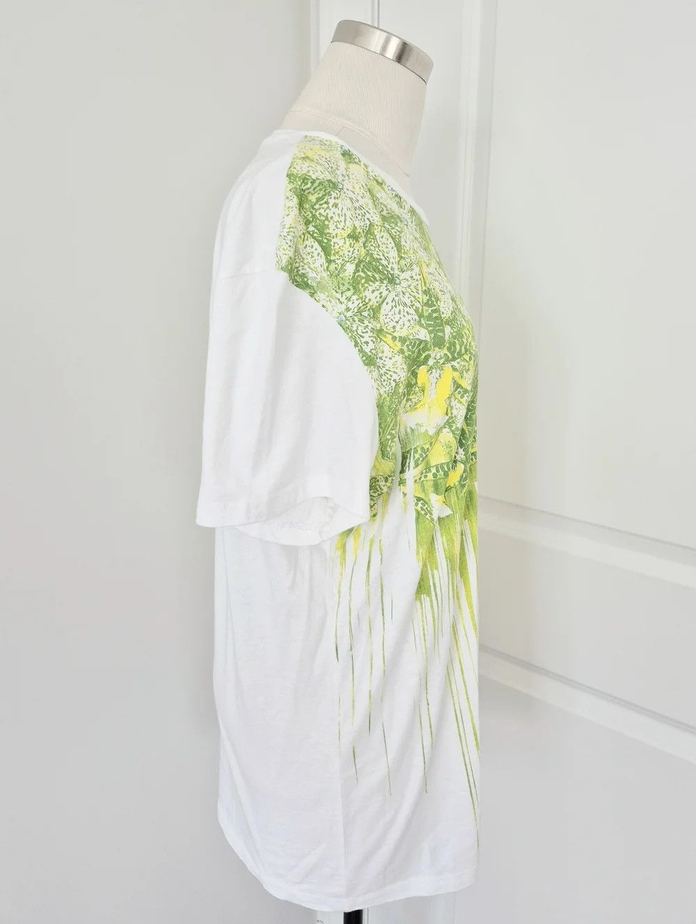 Just Cavalli Beachwear White/Green Graphic Tee Floral Spring Summer Size US L / EU 52-54 / 3 - 5 Thumbnail