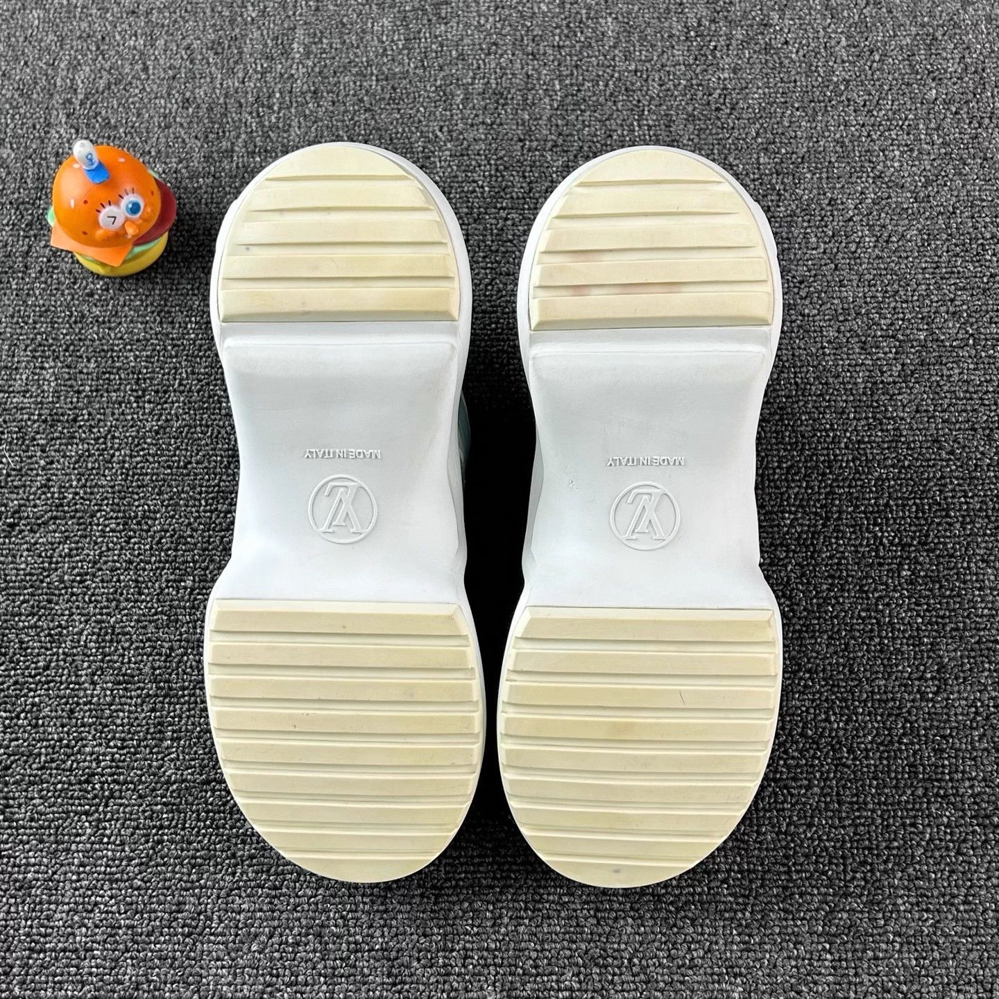 Louis Vuitton LV blue dad shoe 35 Size US 4 / IT 34 - 6 Thumbnail