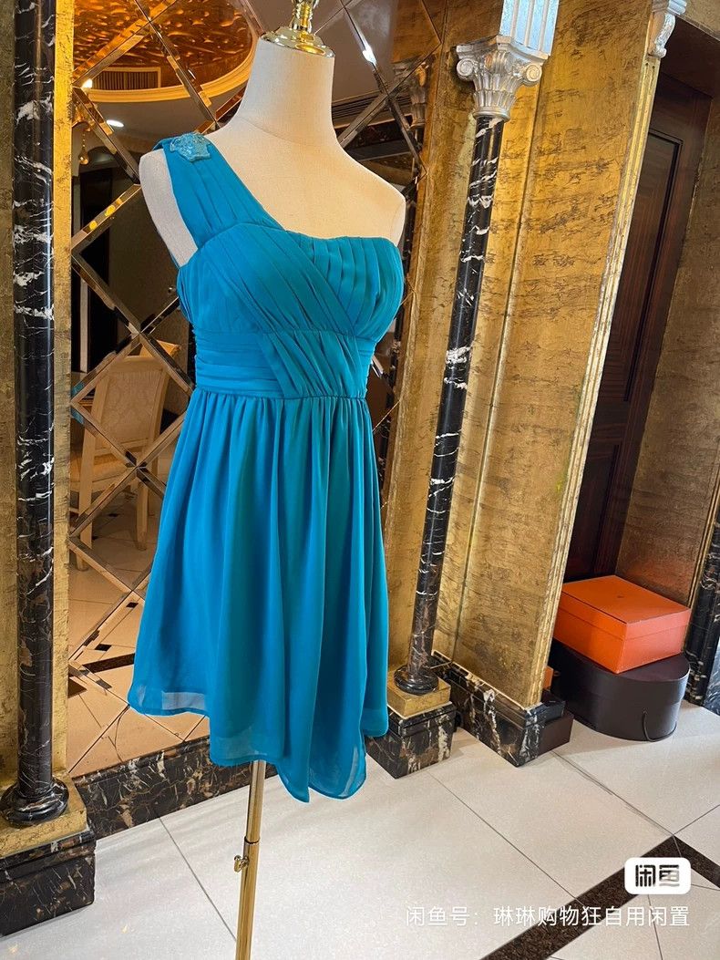 Versace Versace Asymmetrical one-shoulder Medusa dress dress Size M / US 6-8 / IT 42-44 - 4 Thumbnail