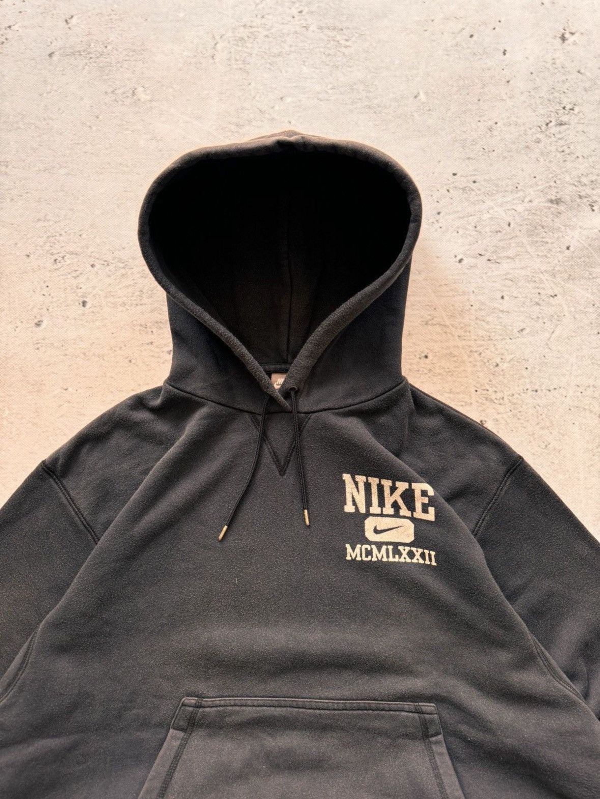 Nike × Vintage Nike Vintage Center Logo Boxy Oversized Hoodie Size US XL / EU 56 / 4 - 4 Thumbnail