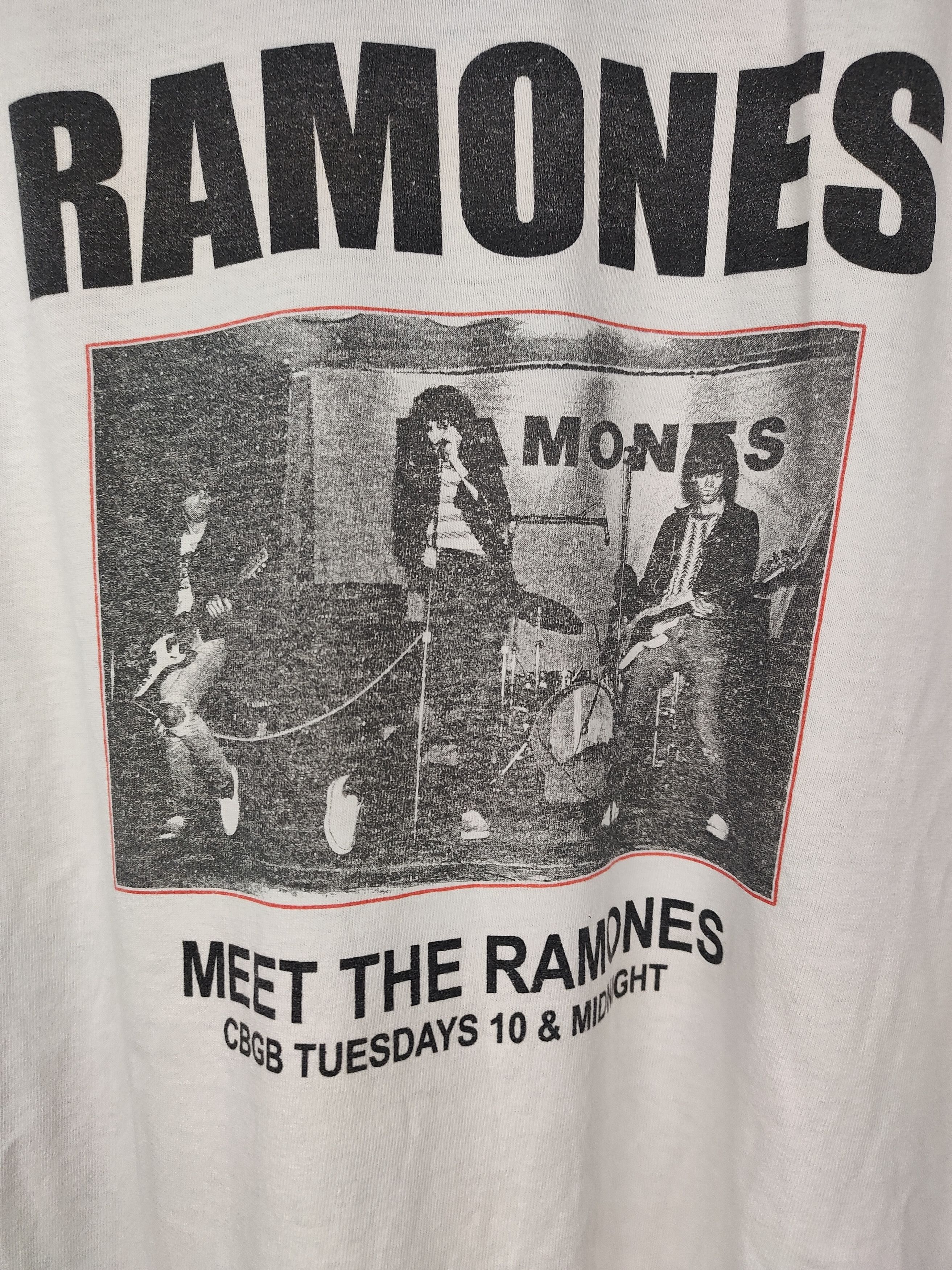 Band Tees vintage Ramones "Meet the Ramones" CBGB raglan T-shirt Size US L / EU 52-54 / 3 - 3 Thumbnail