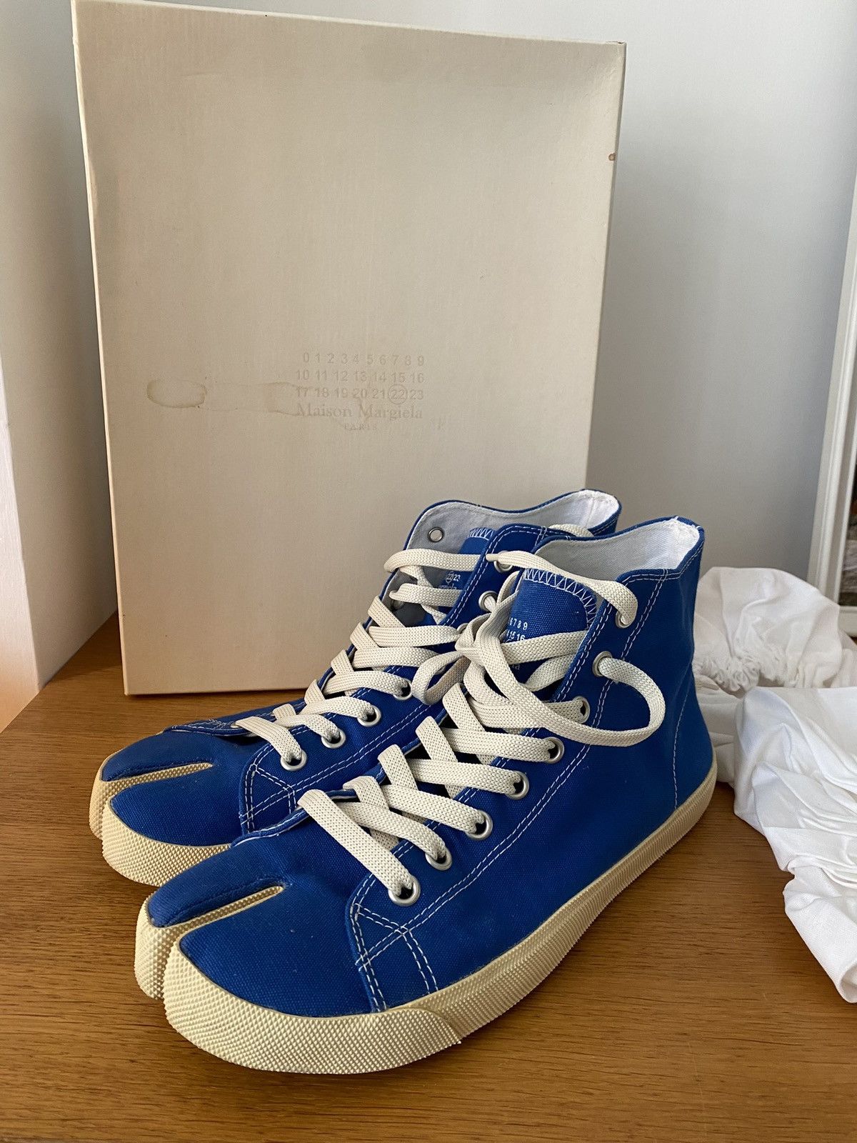 Maison Margiela Maison Margiela Tabi Sneaker Size US 10 / EU 43 - 1 Thumbnail
