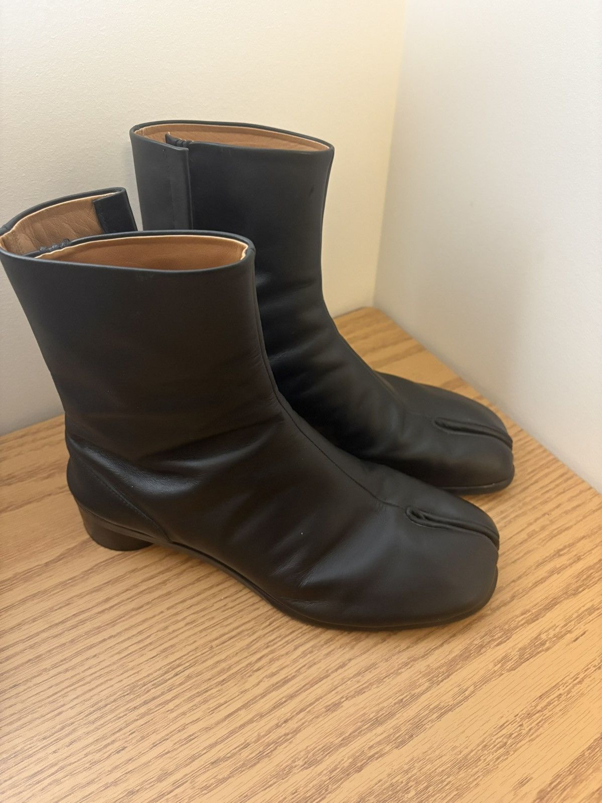 Maison Margiela Mid heel tabi black calf leather | Grailed