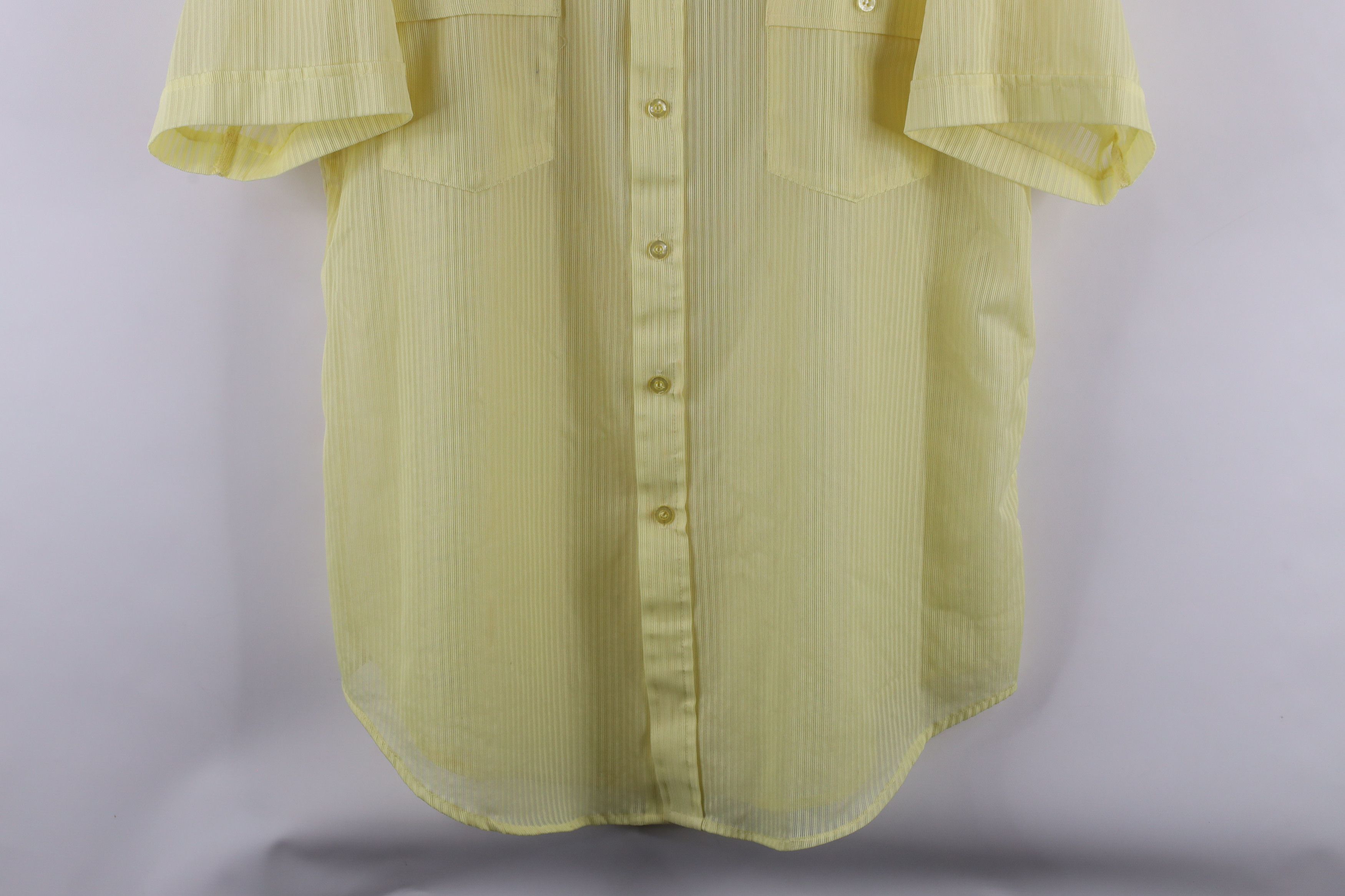 Vintage Vintage 70s Streetwear Knit Short Sleeve Button Shirt Size US L / EU 52-54 / 3 - 3 Thumbnail