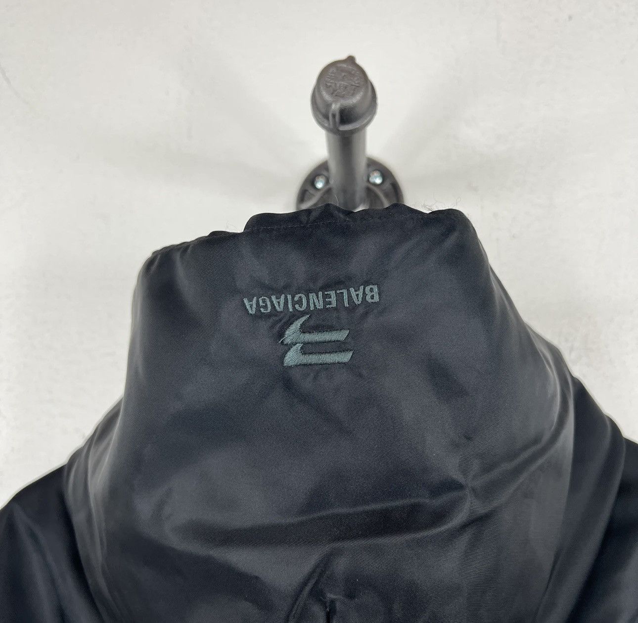 Balenciaga Balenciaga oversized Nylon Hooded Pullover Bomber Jacket Size US XL / EU 56 / 4 - 6 Thumbnail