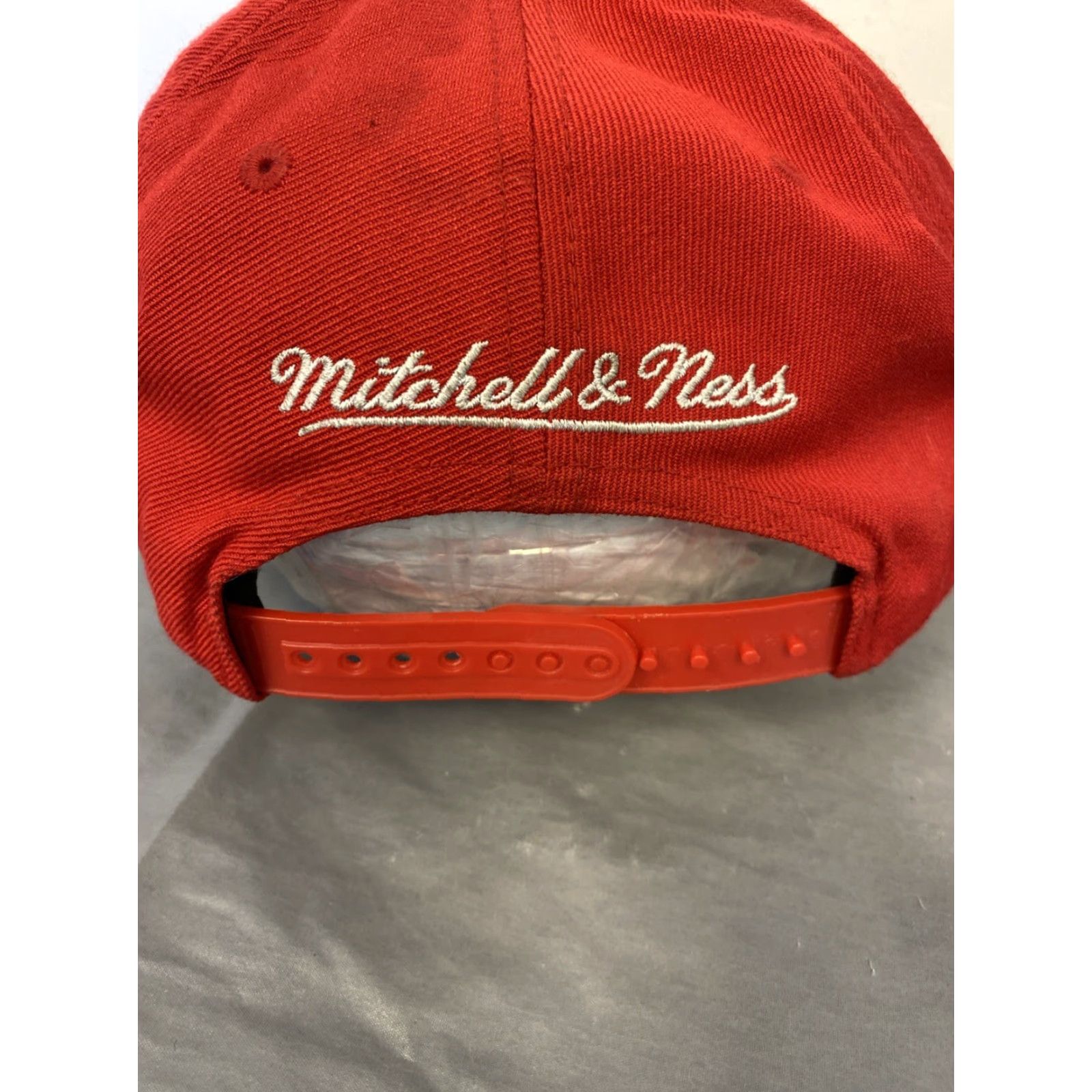Mitchell & Ness Mitchell & Ness Core Basic Snapback Hat Gray-Red Chicago Bulls / 683 Size ONE SIZE - 5 Thumbnail