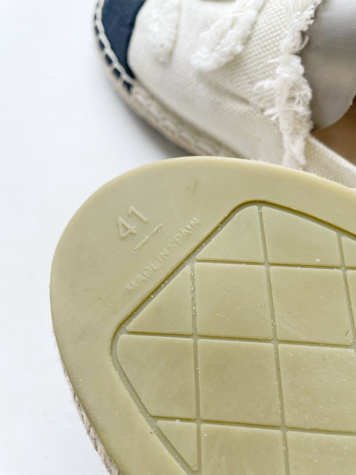 Chanel Chanel Big Logo Espadrilles White & Blue Made Spain Size 38 Size US 8 / IT 38 - 8 Thumbnail