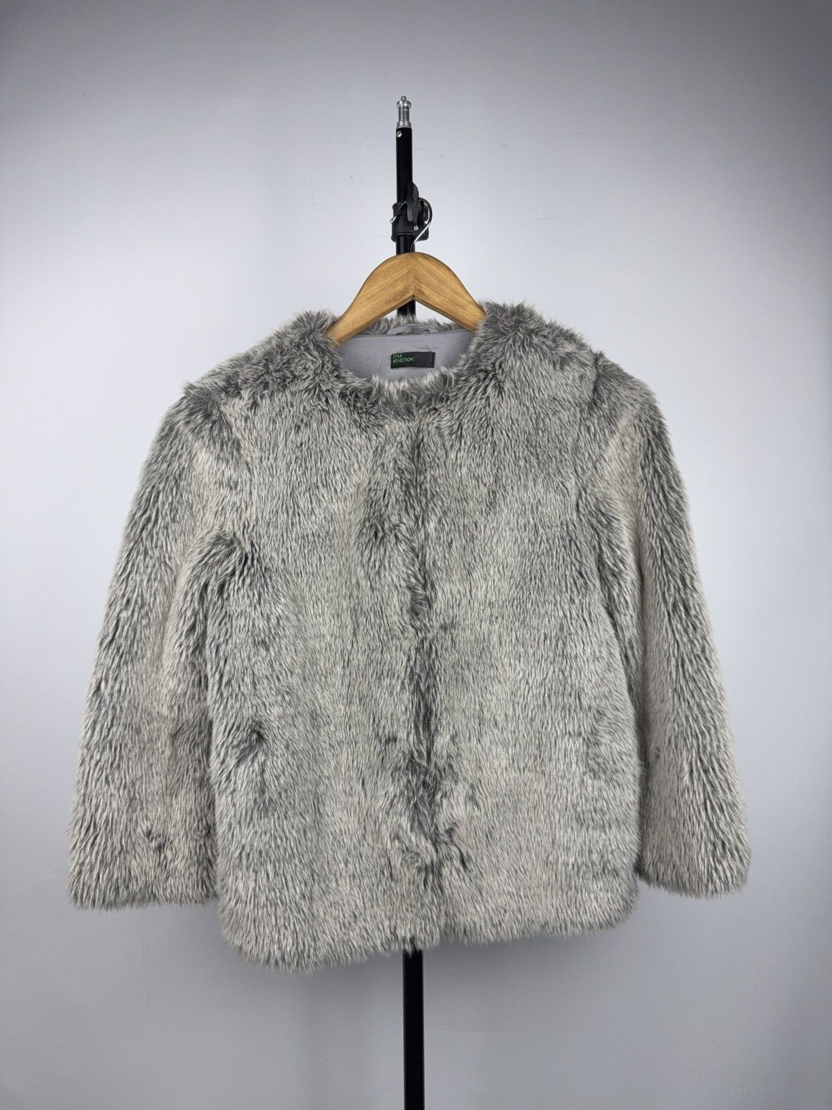 Benetton Y2K Avant Garde Benetton Grey Faux Fur Luxury Jacket Size S / US 4 / IT 40 - 1 Thumbnail