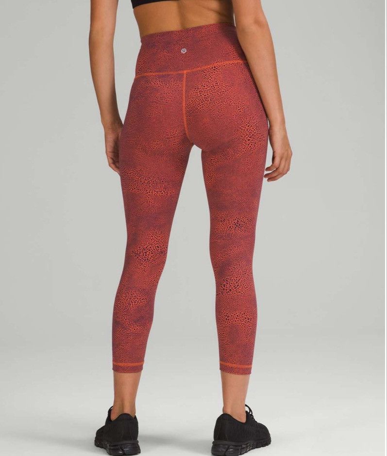 Lululemon Lululemon Wunder HR 23" Crackle Glaze Orange Larkspur Sz 4 Size 27" / US 4 / IT 40 - 1 Thumbnail