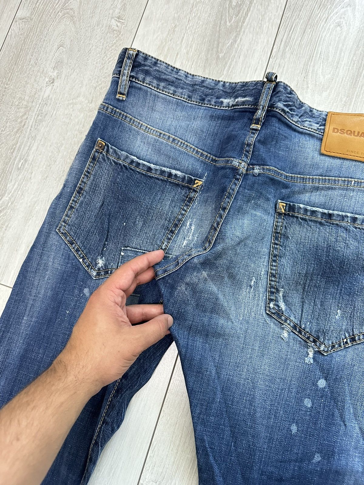 Dsquared2 Dsquared2 Sexy Twist Distressed Denim Jeans Pants (A031) Size US 34 / EU 50 - 21 Thumbnail