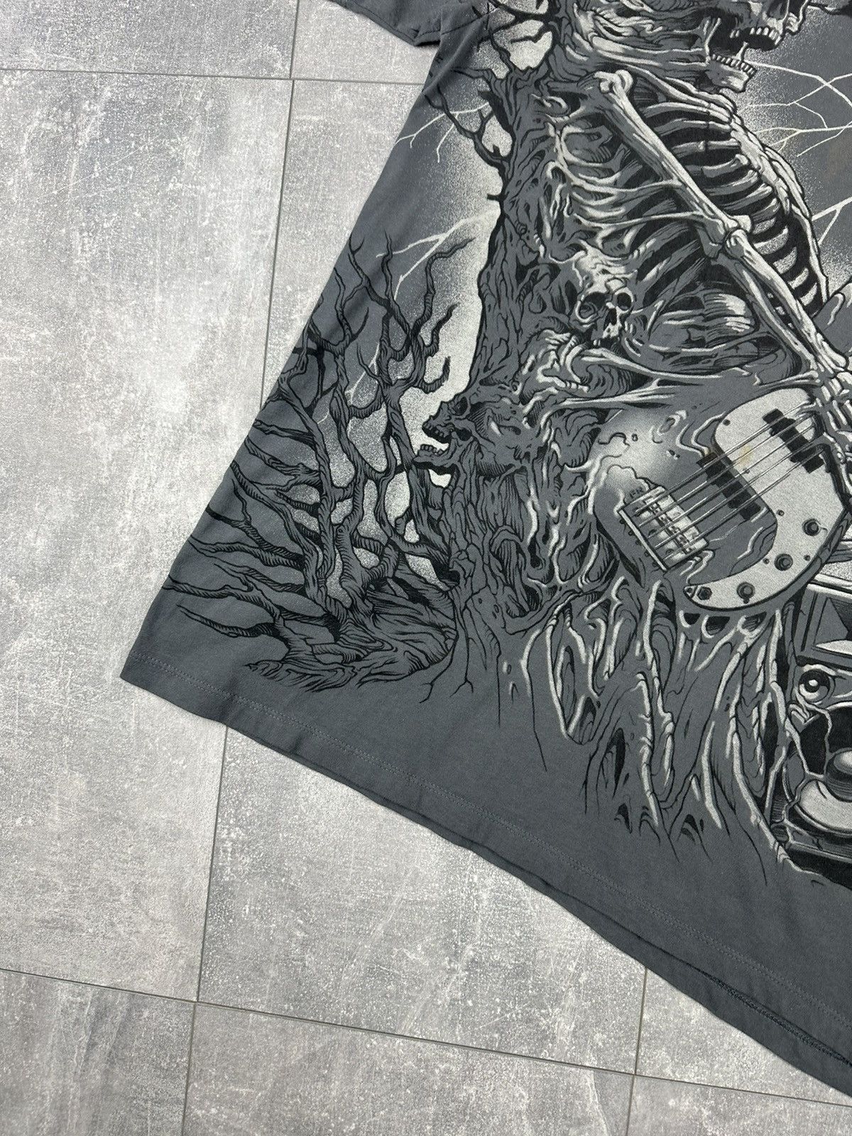 Liquid Blue Liquid Blue Art Graphic Overprint Logo Sliver Retro T-Shirt Size US L / EU 52-54 / 3 - 4 Thumbnail