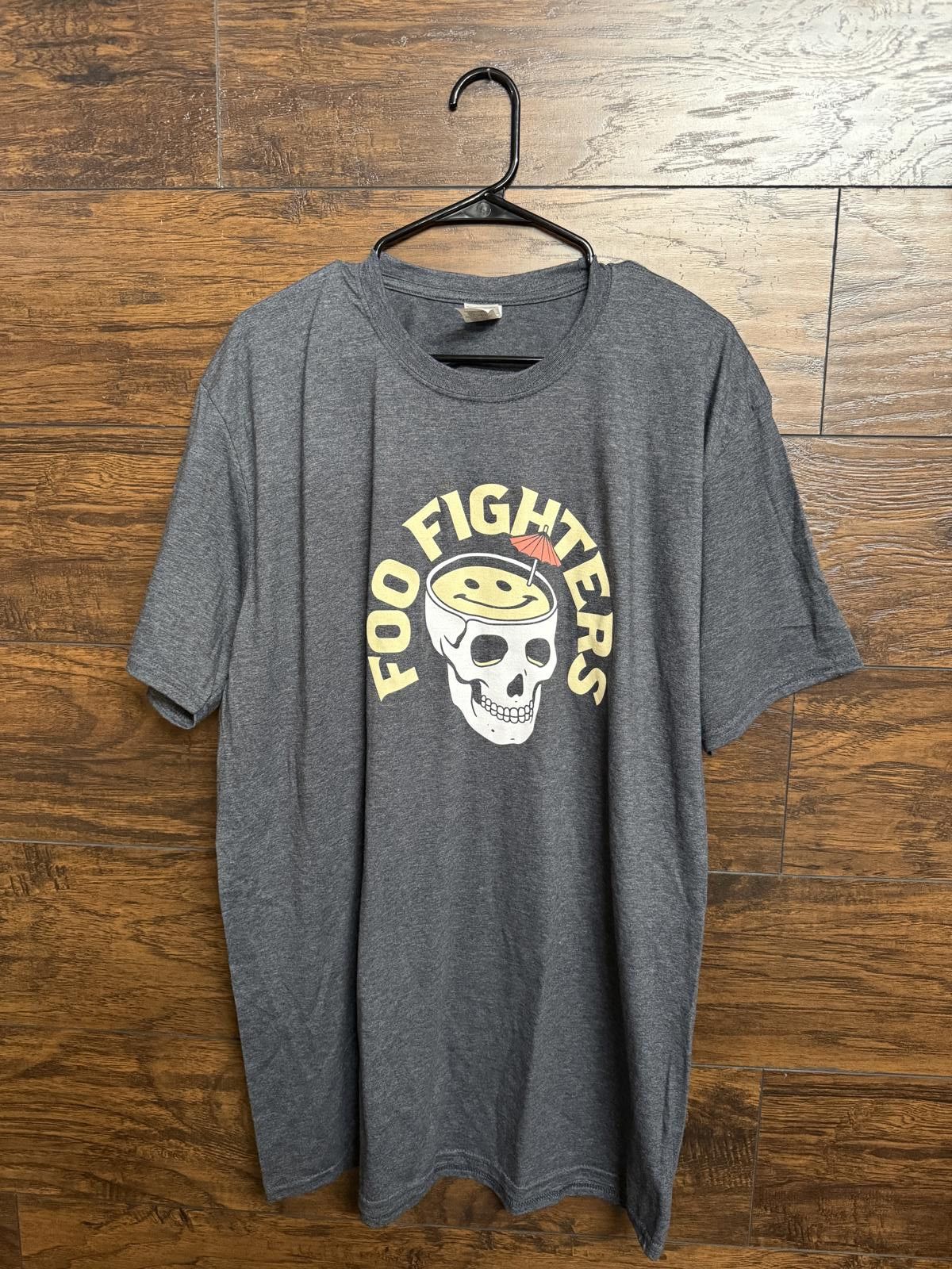 Gildan Foo Fighters Band Tee Mai Tai Skull Drink T-shirt 2XL Size US XXL / EU 58 / 5 - 1 Thumbnail
