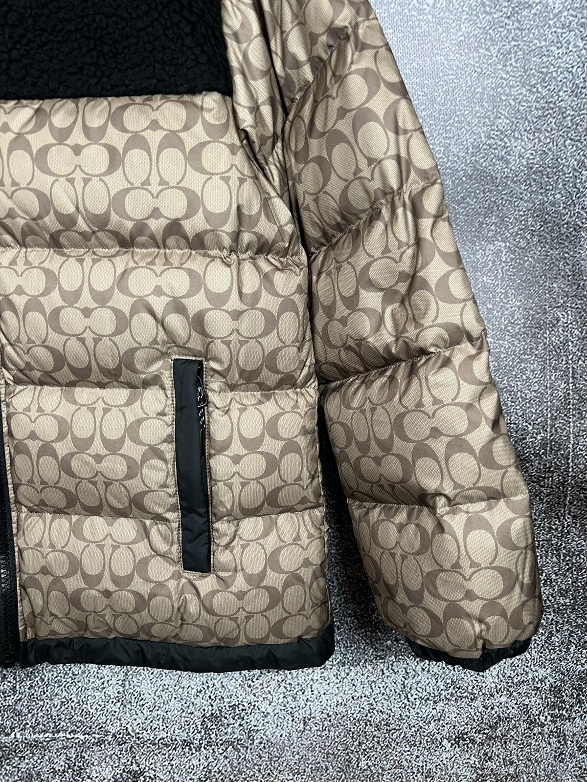 Coach Coach monogram signature Sherpa puffer jacket duck down Size US L / EU 52-54 / 3 - 4 Thumbnail