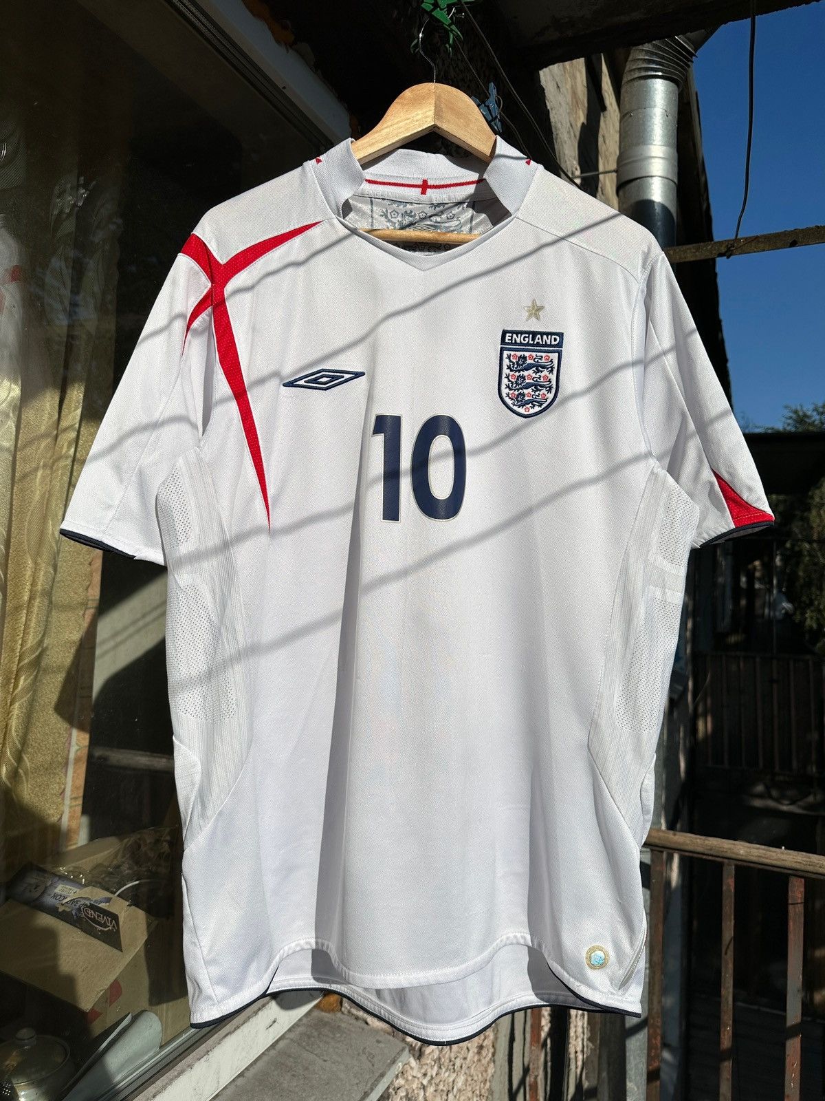 Umbro 2006 Vintage Umbro England Michael Owen Home Soccer Jersey Size US XL / EU 56 / 4 - 1 Thumbnail