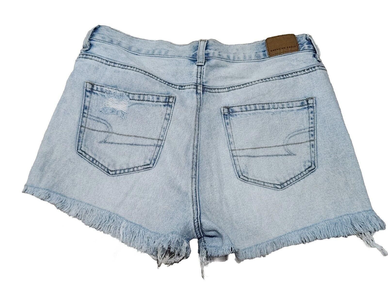 Designer American Eagle Mom Jean Shorts Size 8 Cut Off Light Wash Size 30" / US 8 / IT 44 - 2 Thumbnail