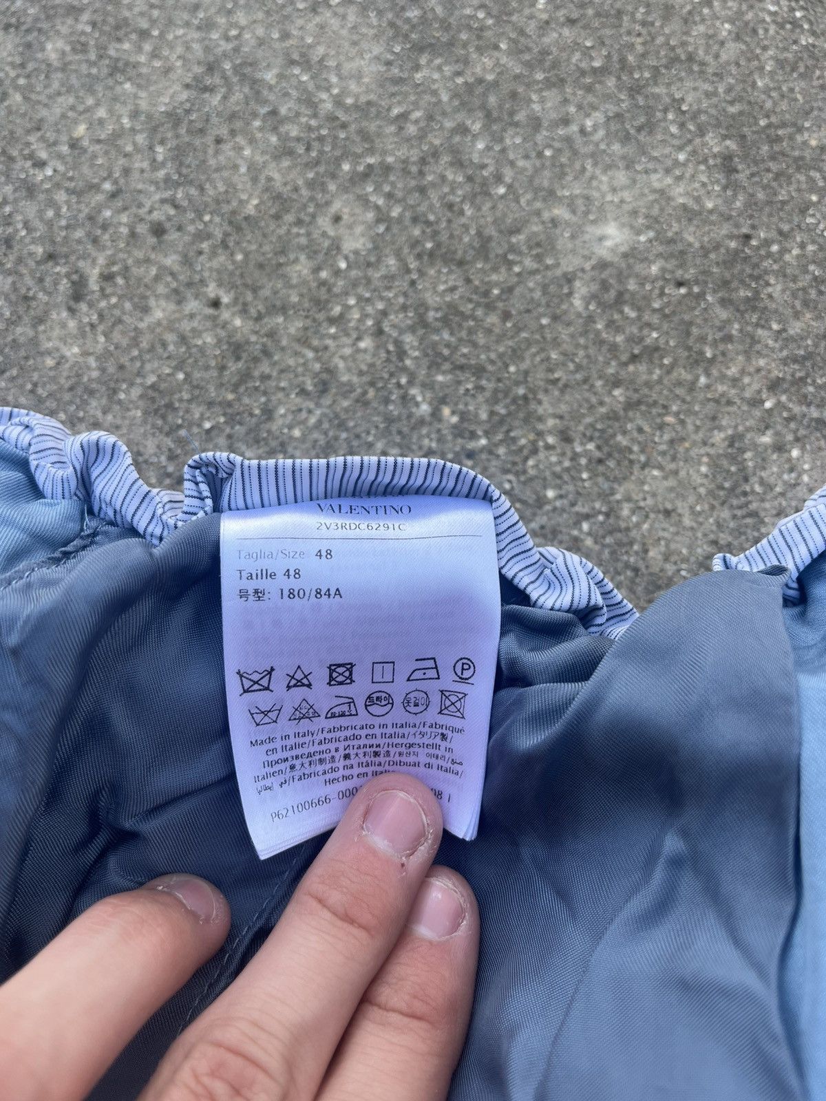 Valentino Valentino Blue logo athletic shorts Size US 30 / EU 46 - 6 Thumbnail