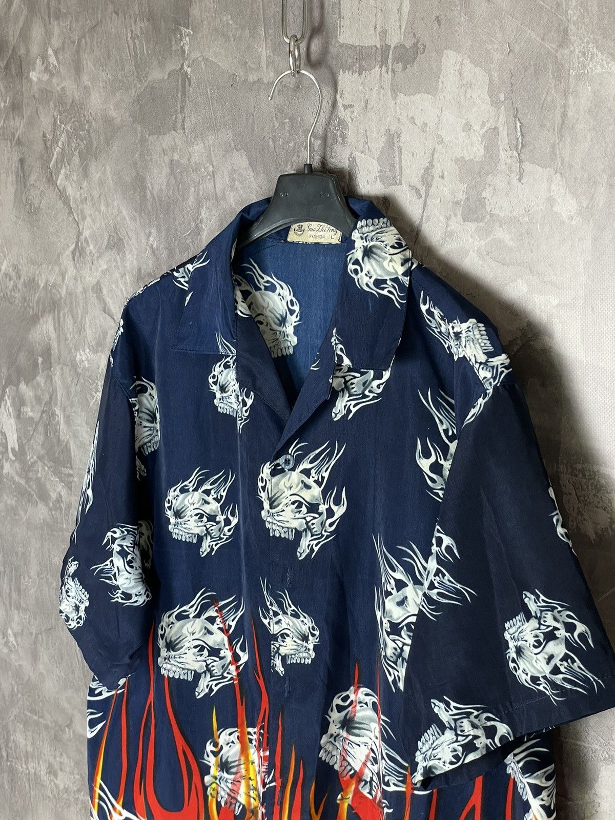 Japanese Brand × Vintage Vintage Y2K Avantgarde Rare Tribal Fire Head Hawaiian Shirt Size US L / EU 52-54 / 3 - 7 Thumbnail