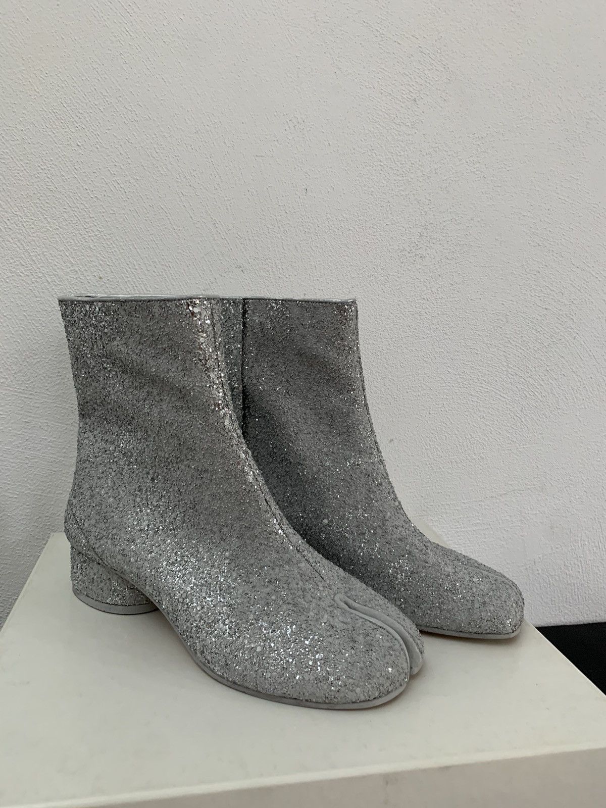Maison Margiela Maison Margiela Silver Tabi Boots Size US 6.5 / IT 36.5 - 9 Thumbnail