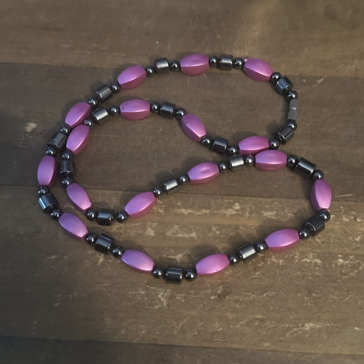 Vintage Vintage fuchsia hematite bead necklace Size ONE SIZE - 3 Thumbnail