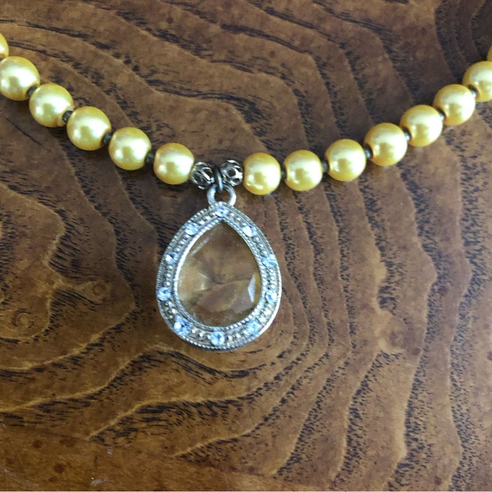 Handmade Handcrafted repurpose mellow yellow teardrop Pearl necklace Size ONE SIZE - 10 Thumbnail