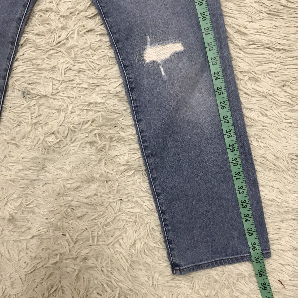 Japanese Brand Uniqlo Fabric by Kaihara Slim Fit Distressed Jeans Size 24" / US 00 / IT 34 - 18 Thumbnail