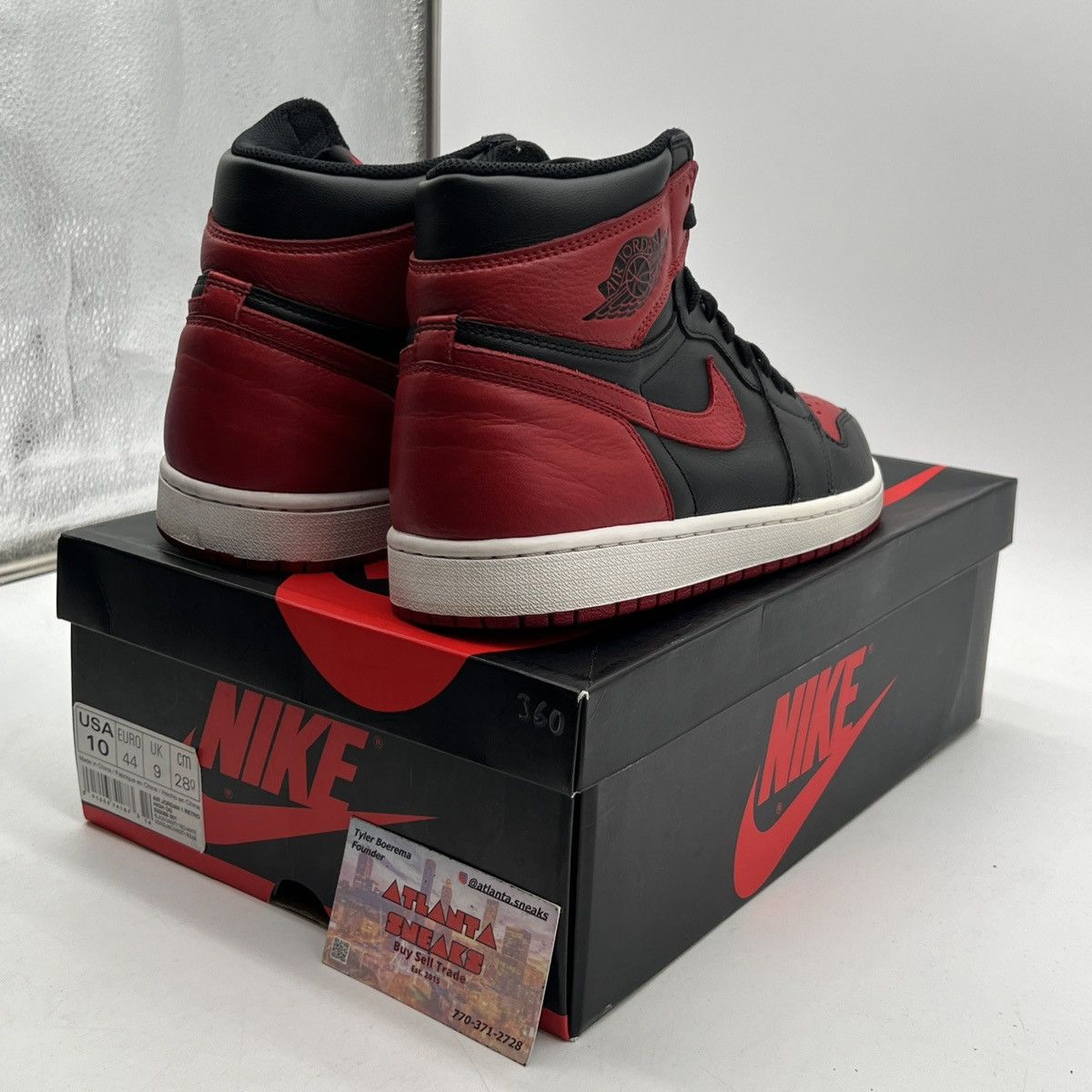 Jordan Brand Air Jordan 1 high banned Size US 10 / EU 43 - 5 Thumbnail