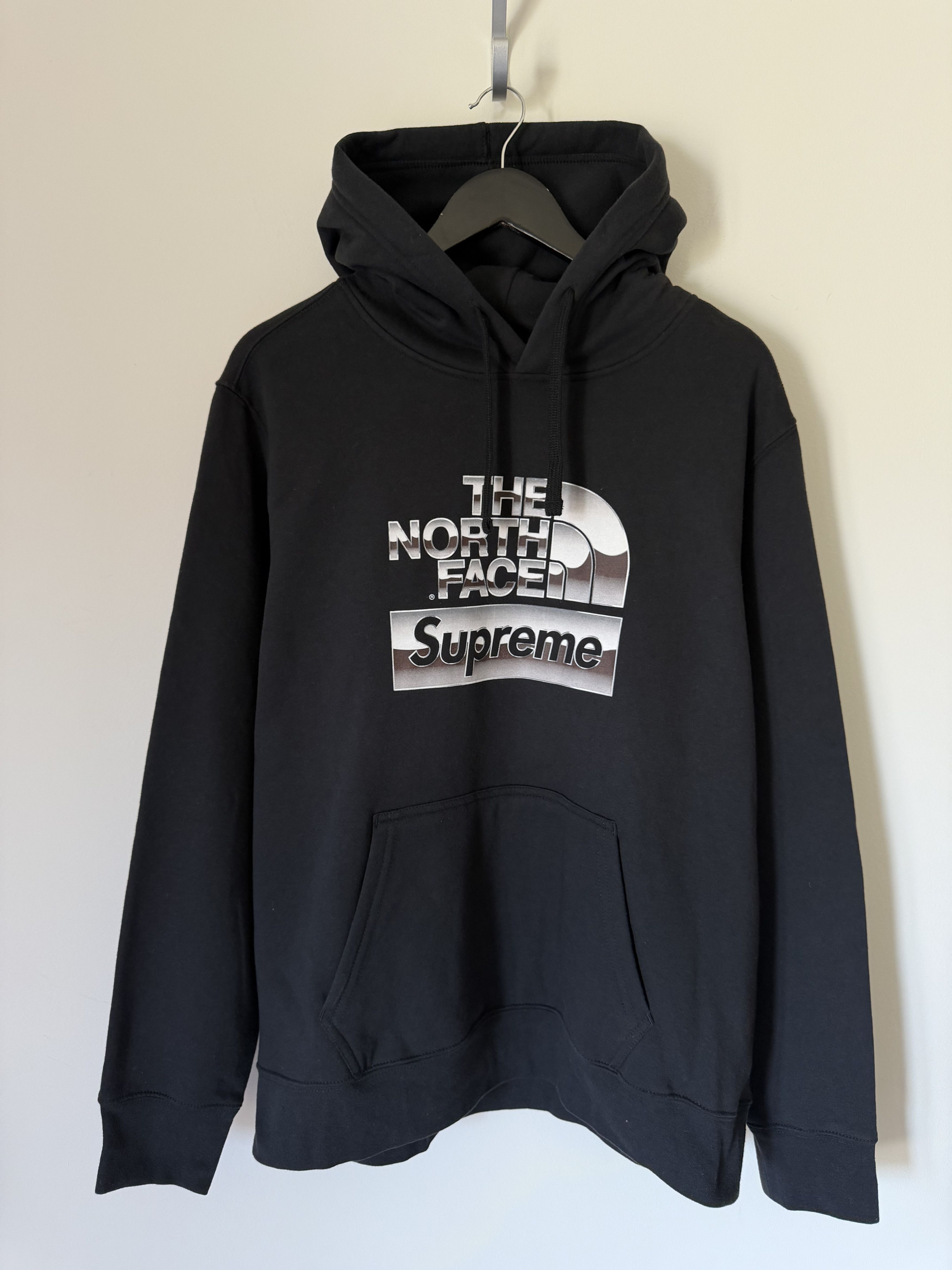 Supreme × The North Face Supreme The North Face Metallic Logo Hoodie in Black Size US L / EU 52-54 / 3 - 1 Thumbnail