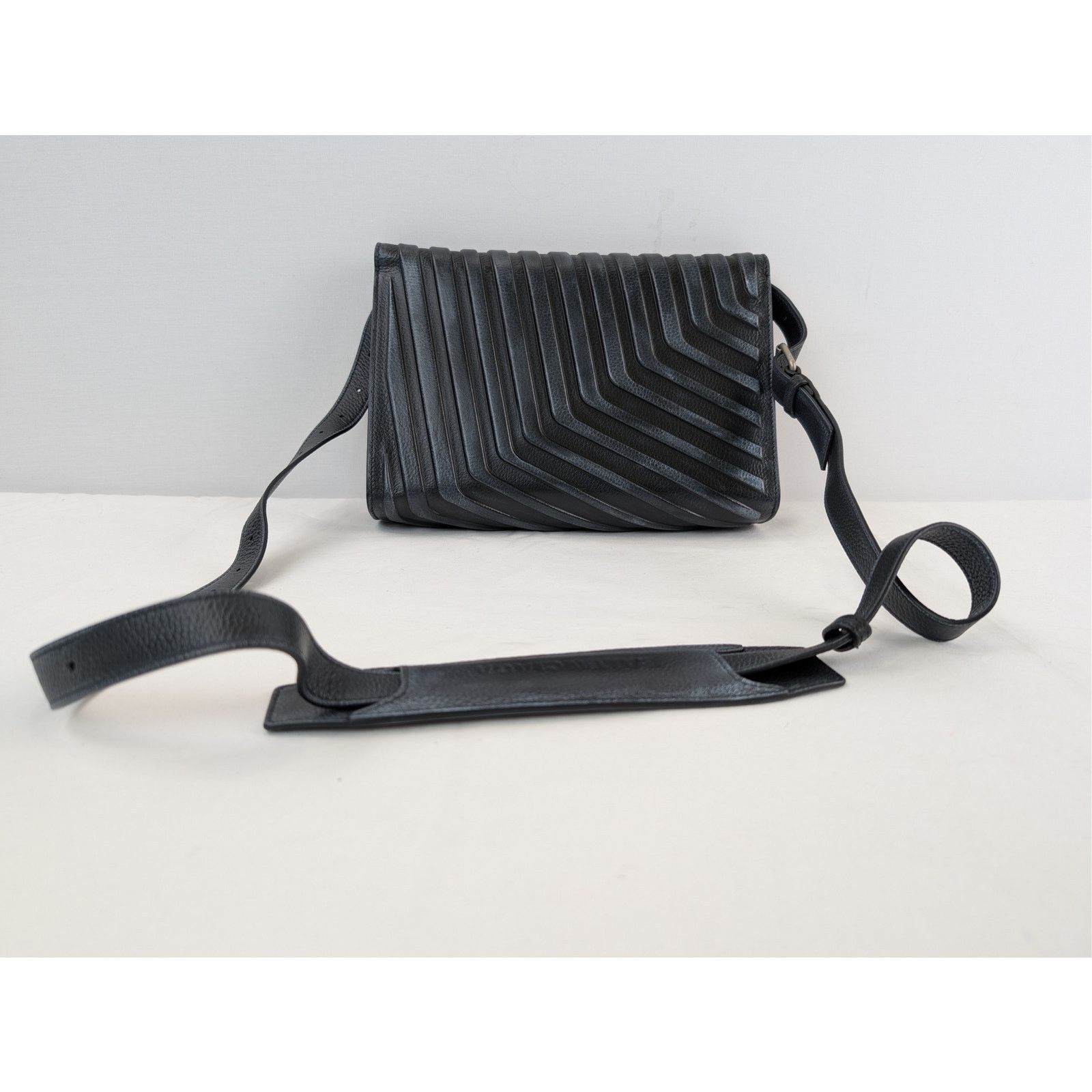 Balenciaga o1rshd1 Size: OS / Car Flap Bag with Strap Black/ White Dirt Size ONE SIZE - 18 Thumbnail