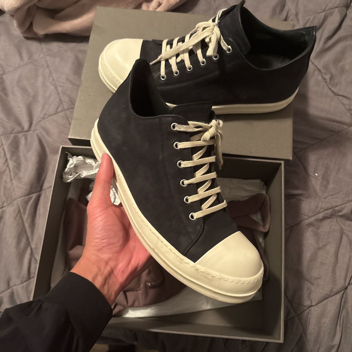 Rick Owen’s black low sneakers