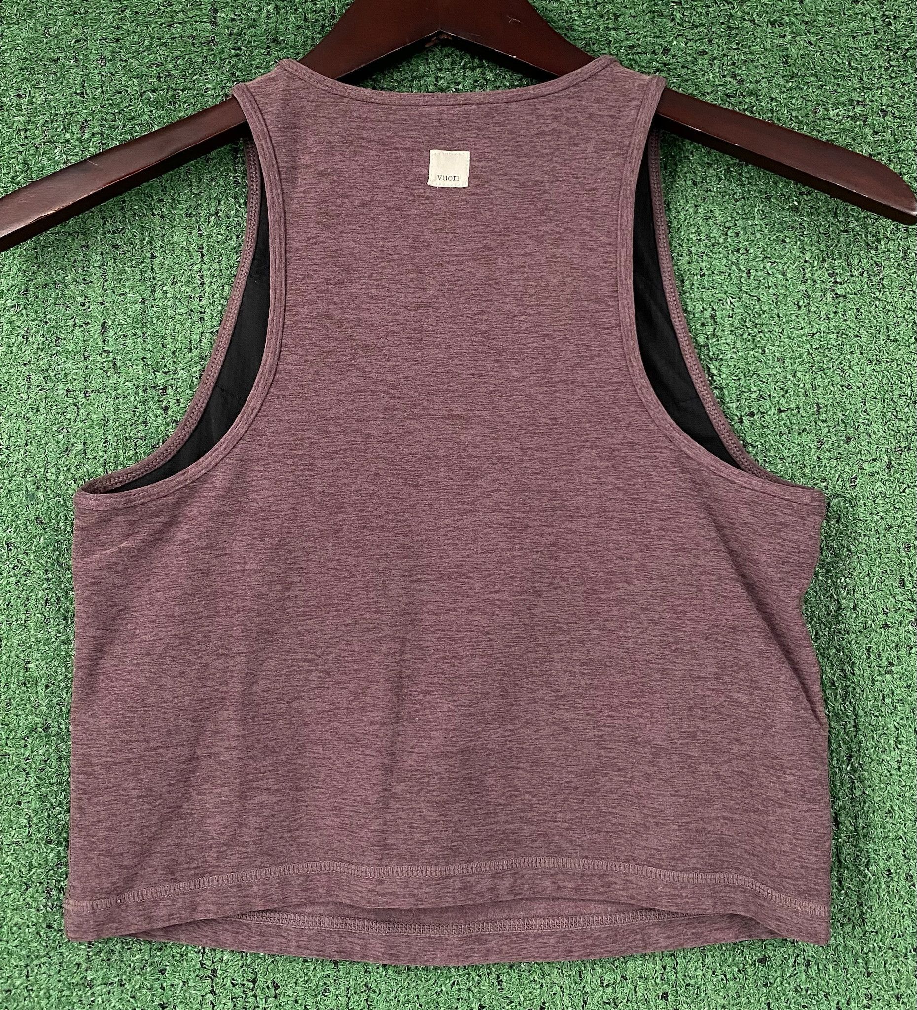 Vuori Vuori Elevation Plyo Built In Bra Tank Top Plum Small Size S / US 4 / IT 40 - 3 Thumbnail