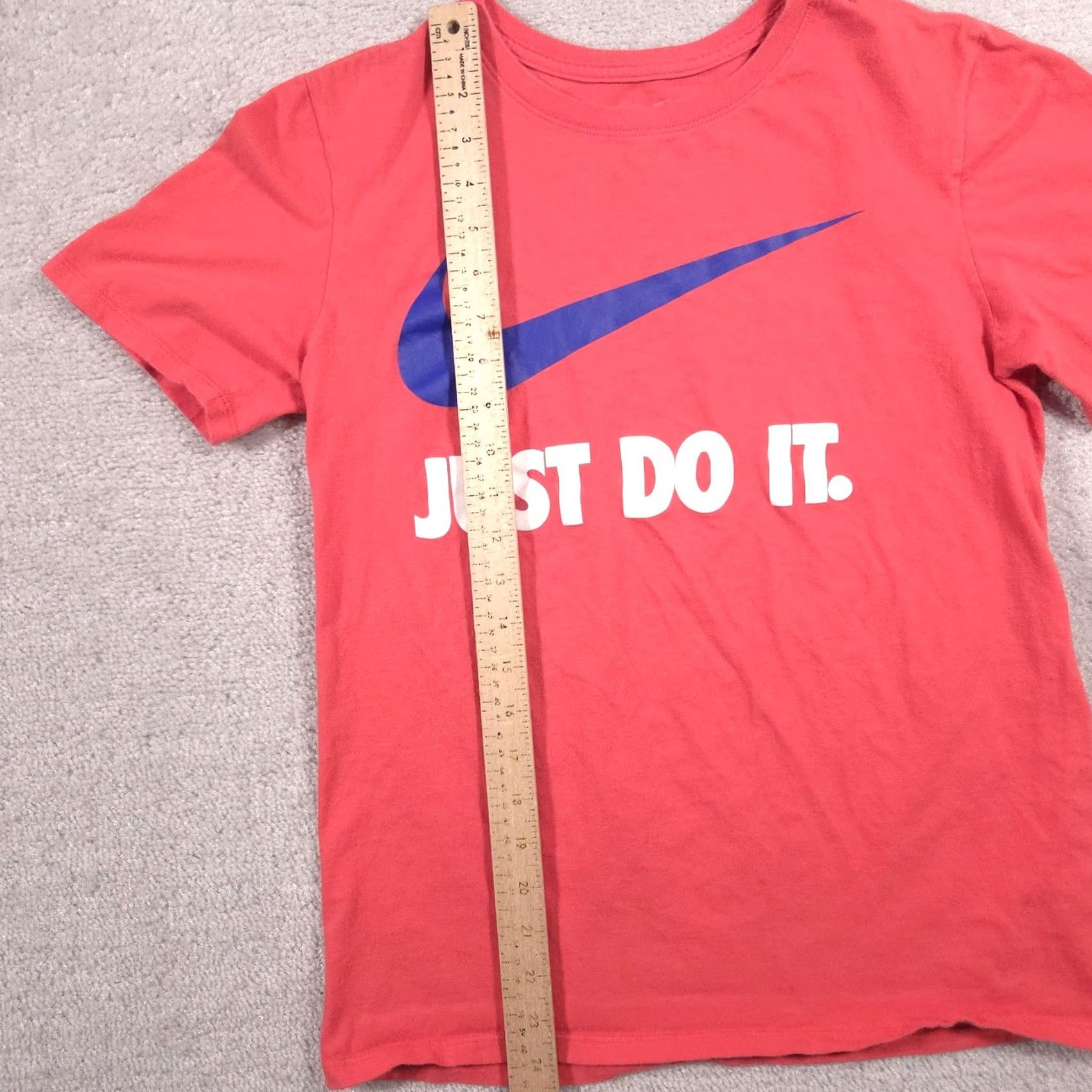 Nike Nike Just Do It Shirt Mens S Red Swoosh Graphic Tee Athletic Crewneck Size US S / EU 44-46 / 1 - 5 Thumbnail