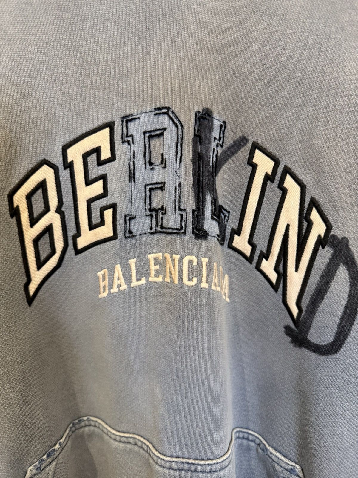 Balenciaga Balenciaga 23FW “Be Kind” Hoodie S Size US S / EU 44-46 / 1 - 7 Thumbnail