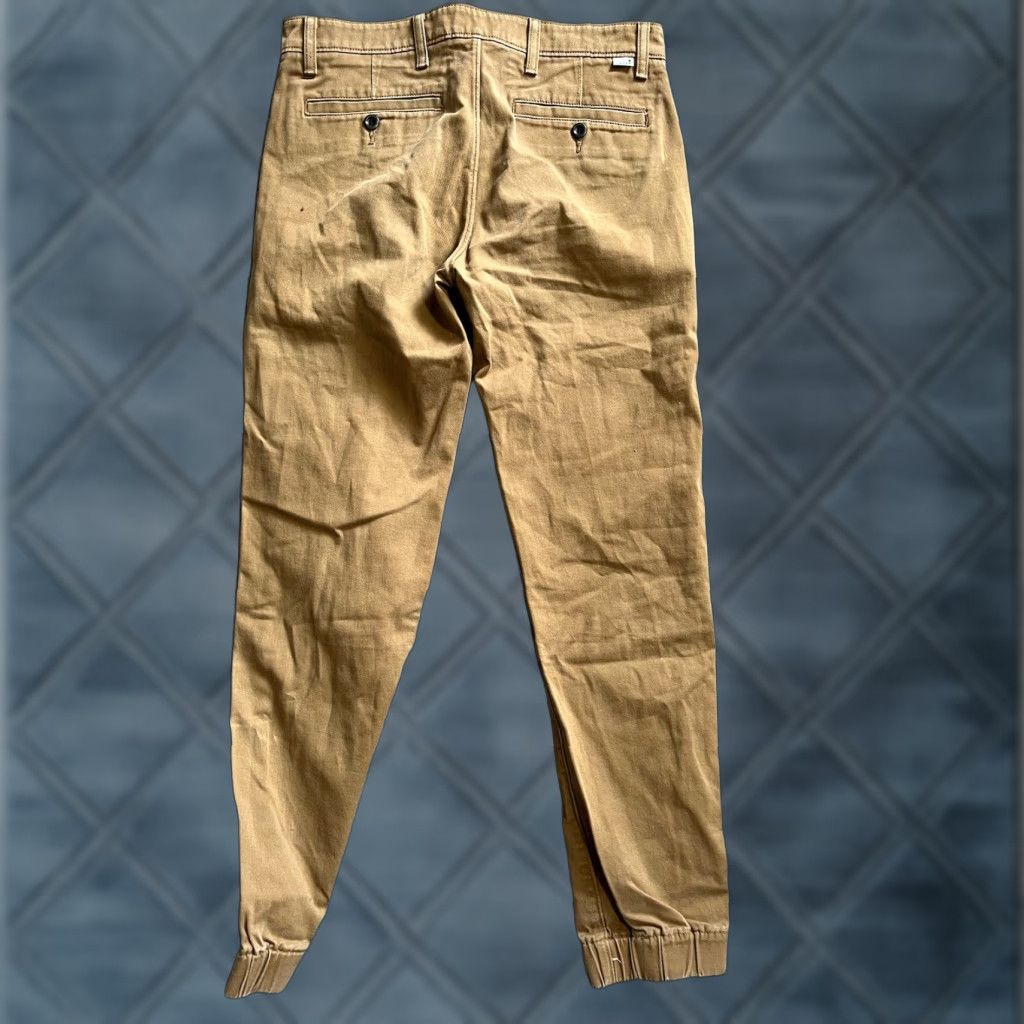Levi's Levi's Khaki Chino Jogger Pants 29x32 Tapered Regular Men's Jeans Size US 29 - 1 Thumbnail