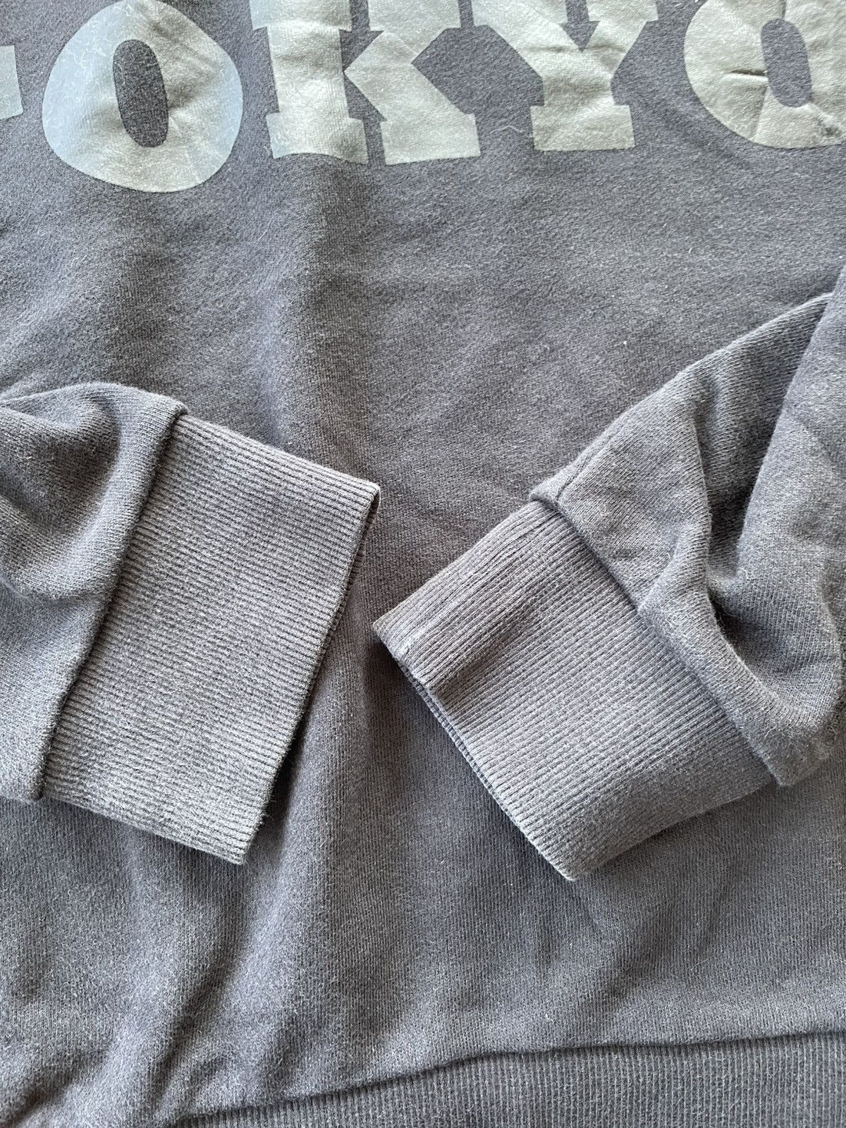 Onitsuka Tiger Rare Onitsuka Tiger Tokyo Spell Out Hoodie Size US M / EU 48-50 / 2 - 2 Thumbnail