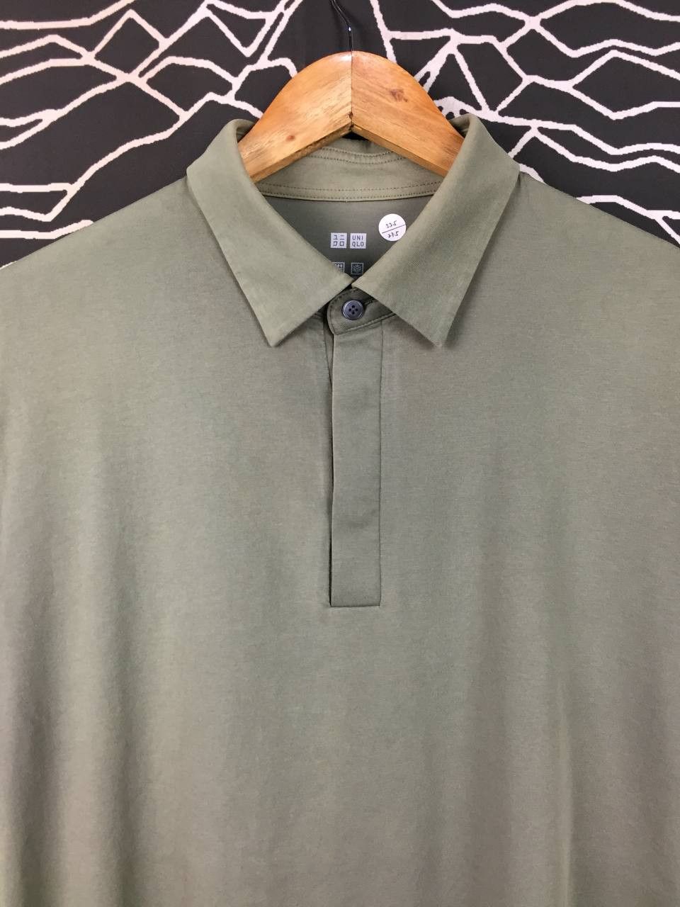 Uniqlo Uniqlo AIRism Sage Green Minimalist Tech Polo Shirt Size US XL / EU 56 / 4 - 3 Thumbnail