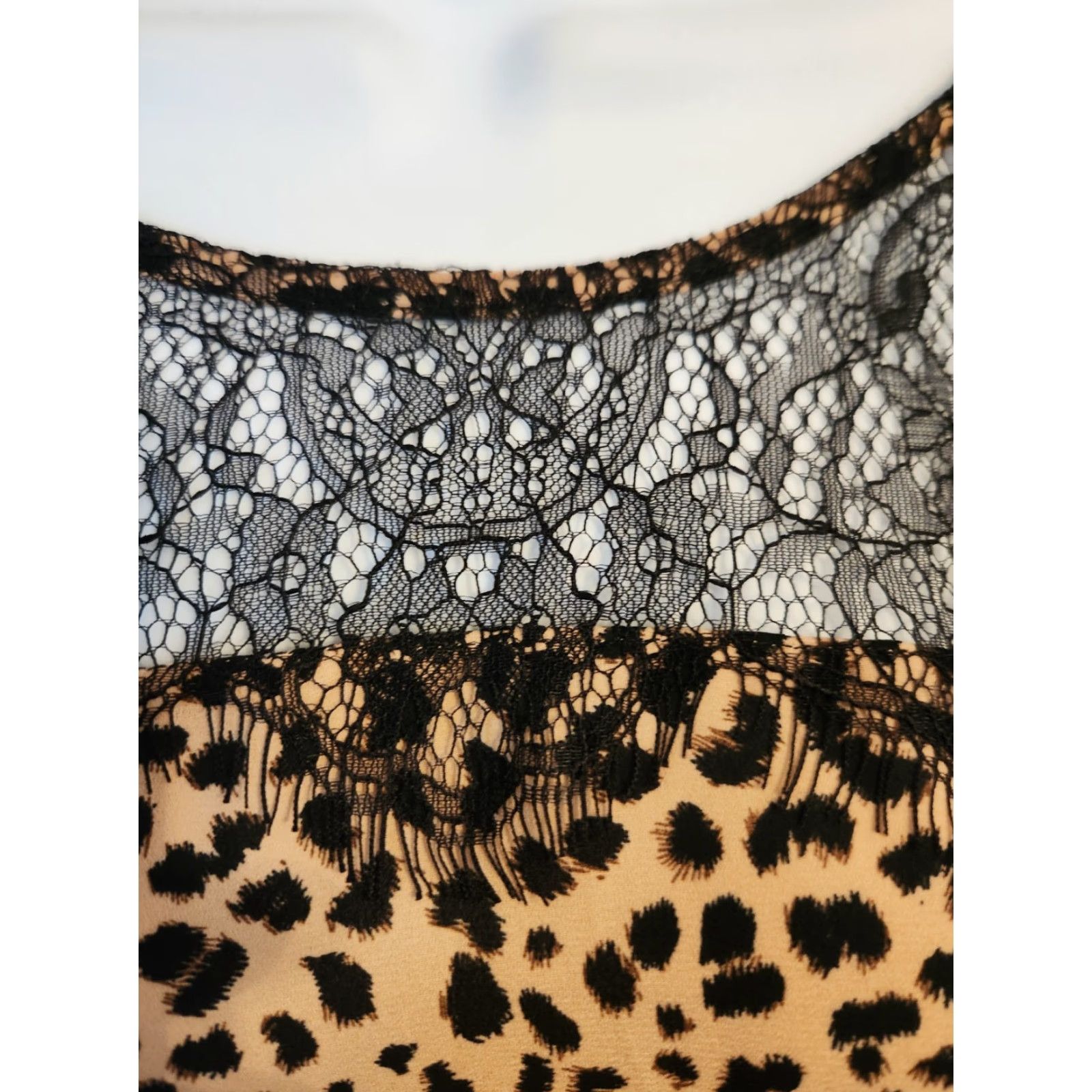 Apt. 9 NWT Apt. 9 Leopard Print Blouse Top w/ Black Lace Yoke Long Sleeve Size L Womens Shirt Blouse Multicolor Leopard Collarless 90s? (not applicable) Size L / US 10 / IT 46 - 2 Thumbnail