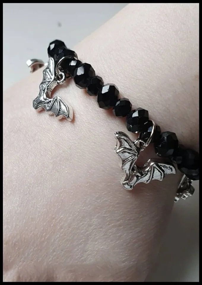 Jewelry Gothic Halloween Glass Crystal Bat Bracelet Size ONE SIZE - 2 Thumbnail