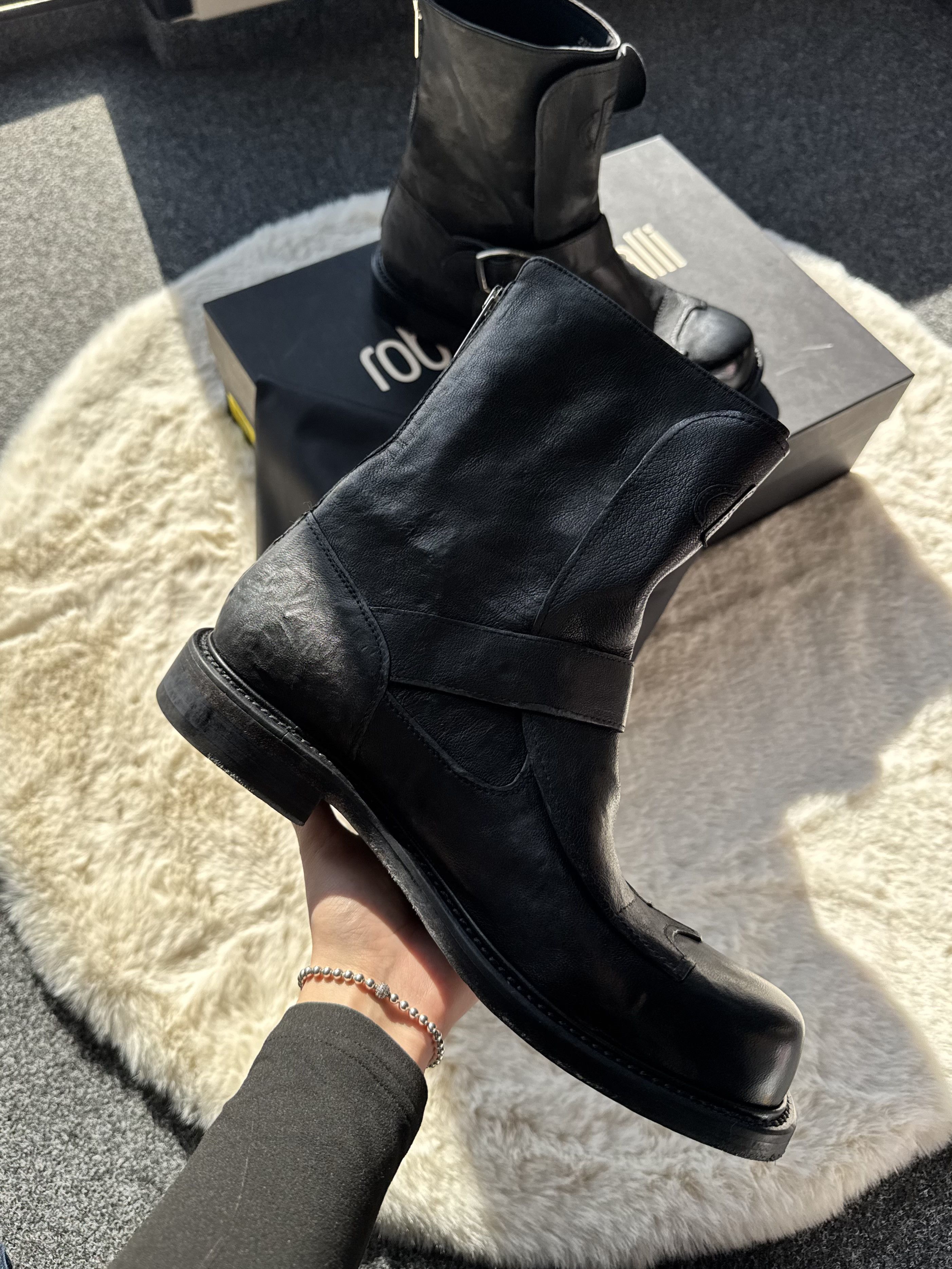 Roberto Cavalli Roberto Cavalli Combact Black Leather ankle cowboy boots 42 Size US 9 / EU 42 - 3 Thumbnail
