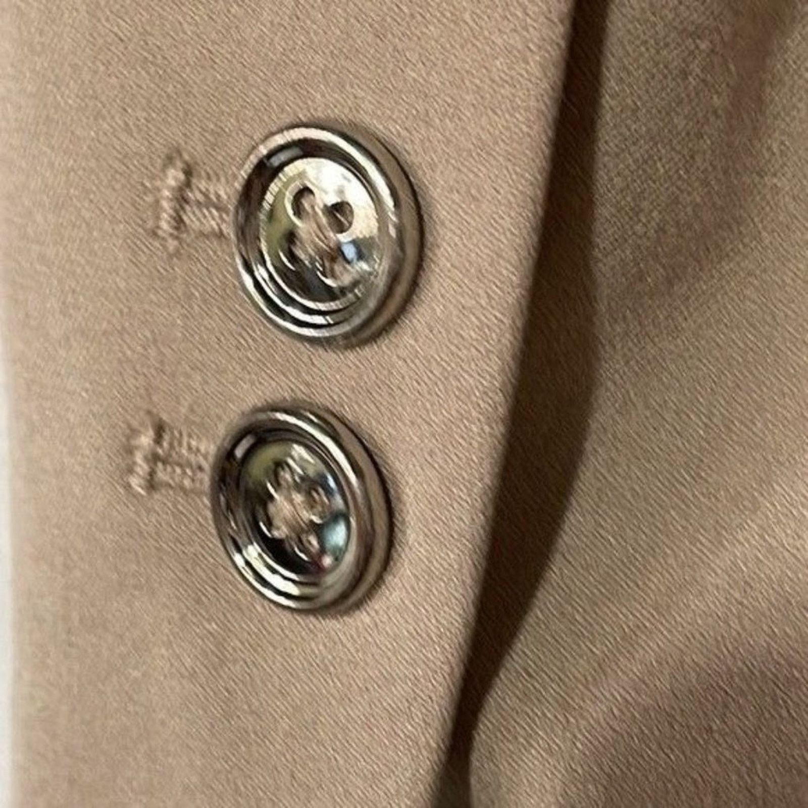 White House Black Market White House Black Market Two Button Blazer Beige 4 Size S / US 4 / IT 40 - 4 Thumbnail