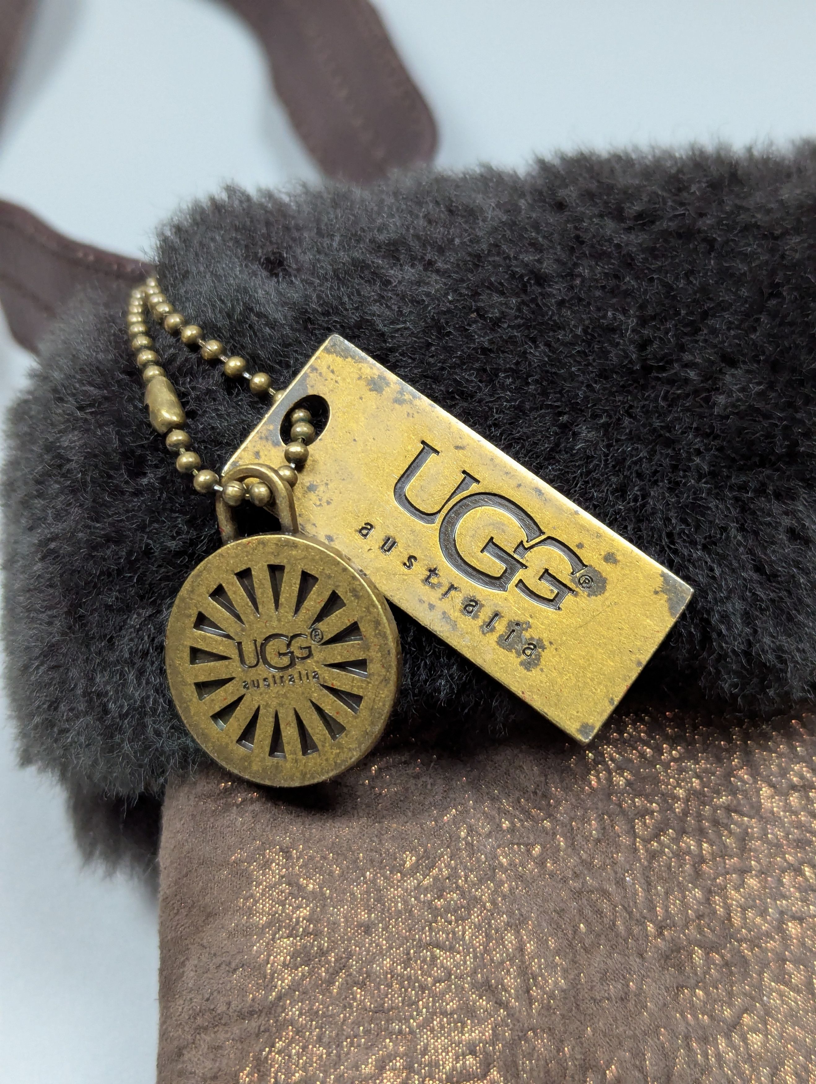 Ugg × Vintage UGG Australia Leather Monogrammed Sheepskin Shoulder Handbag Size ONE SIZE - 4 Thumbnail