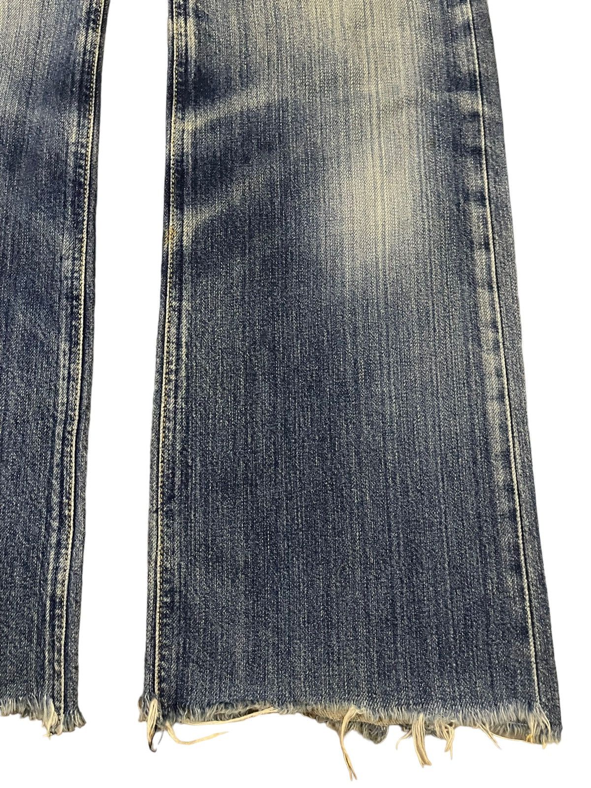 Lee Vintage 90s Lee Blue Wash Distressed Flare Jeans Size US 31 - 6 Thumbnail