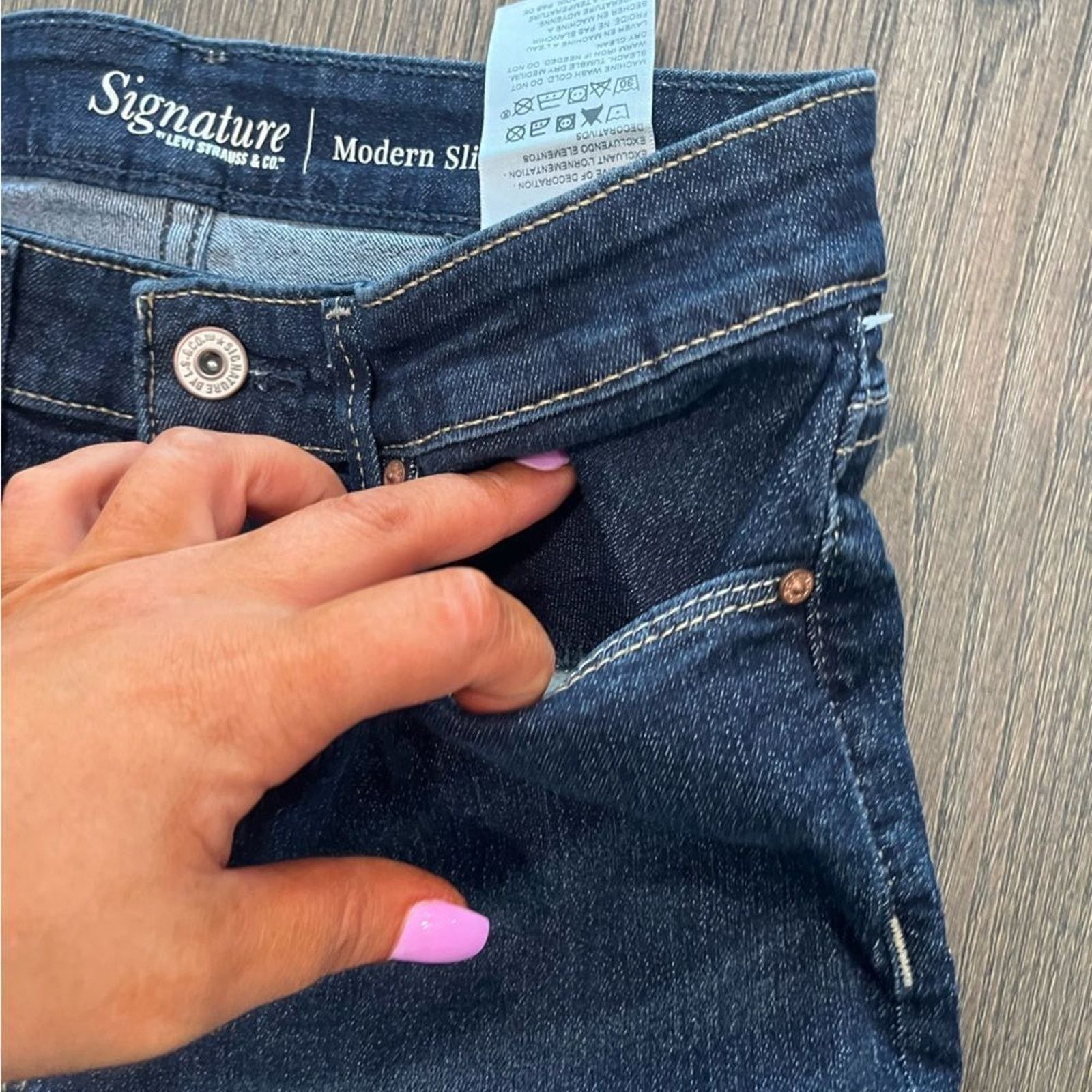 Vintage Levi’s Signature Modern Slim Dark Wash Faded Denim Jeans 27 Size 27" / US 4 / IT 40 - 8 Thumbnail