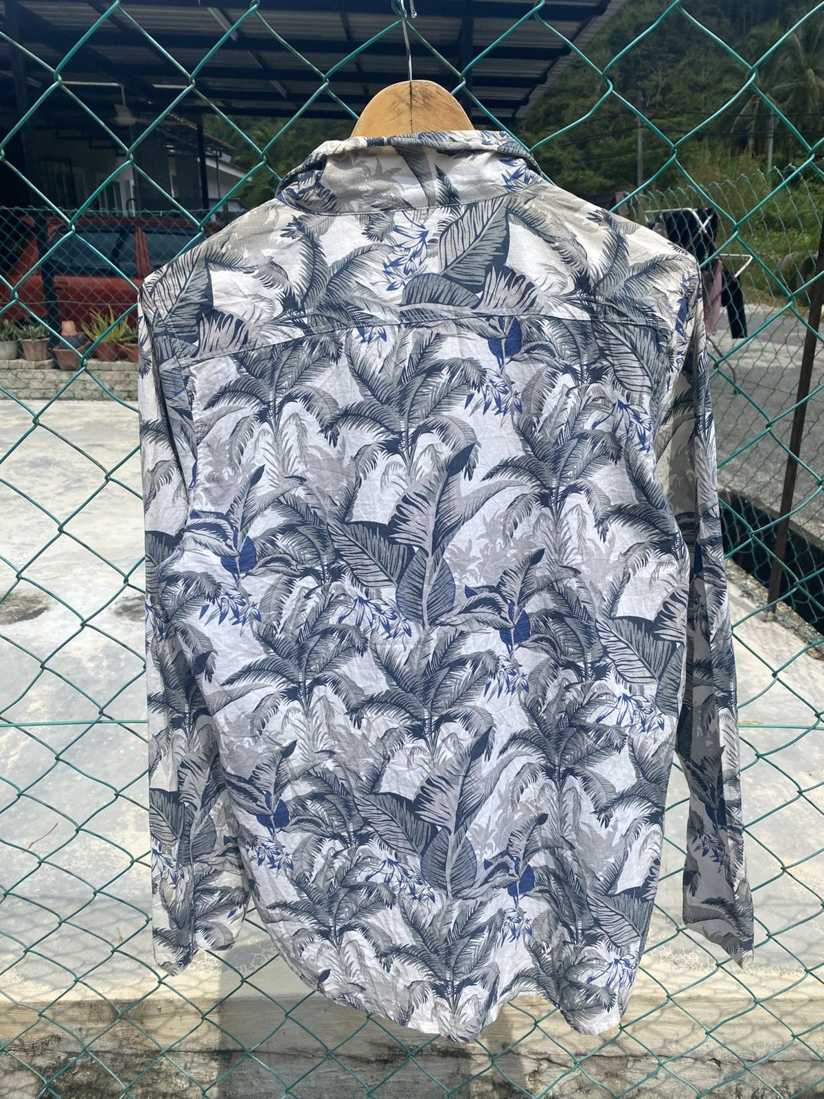 In The Attic In the attic homme floral shirts Size US L / EU 52-54 / 3 - 2 Thumbnail