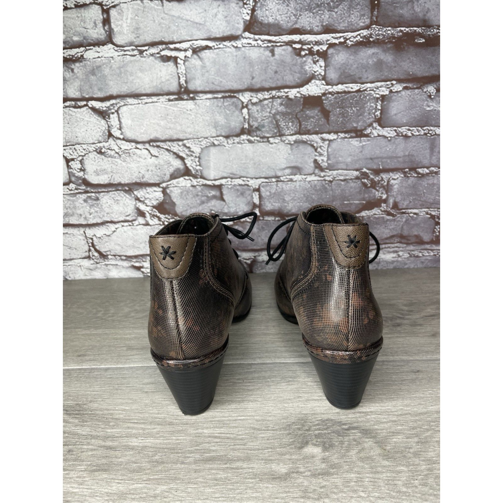 Rockport ROCKPORT Cobb Hill Rashel Brown FLoral Leather Lace Booties Size US 9 / IT 39 - 19 Thumbnail