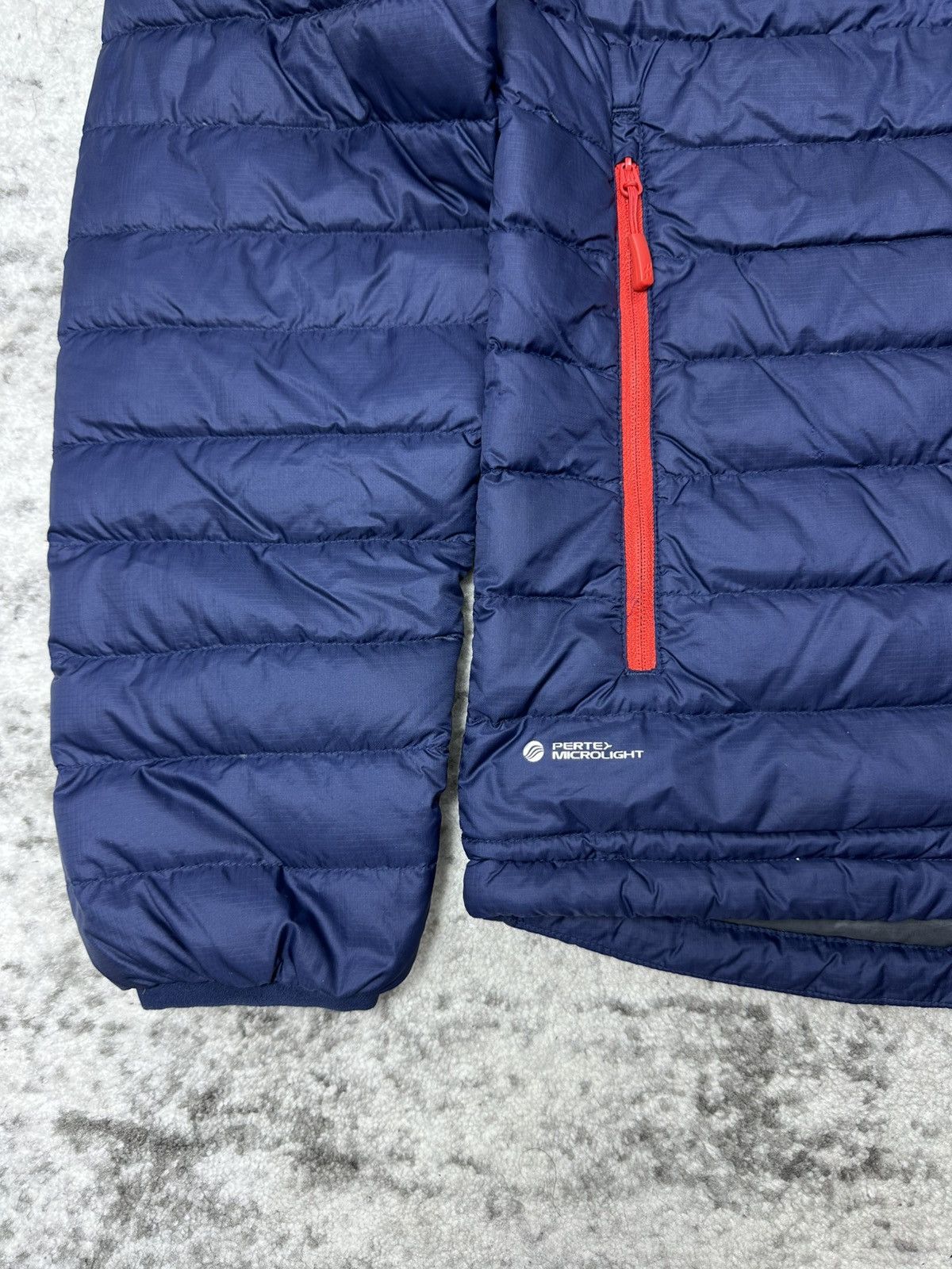 Rab Rab Microlight Jacket Down Hiking Trail Trekking Jacket Size US S / EU 44-46 / 1 - 6 Thumbnail